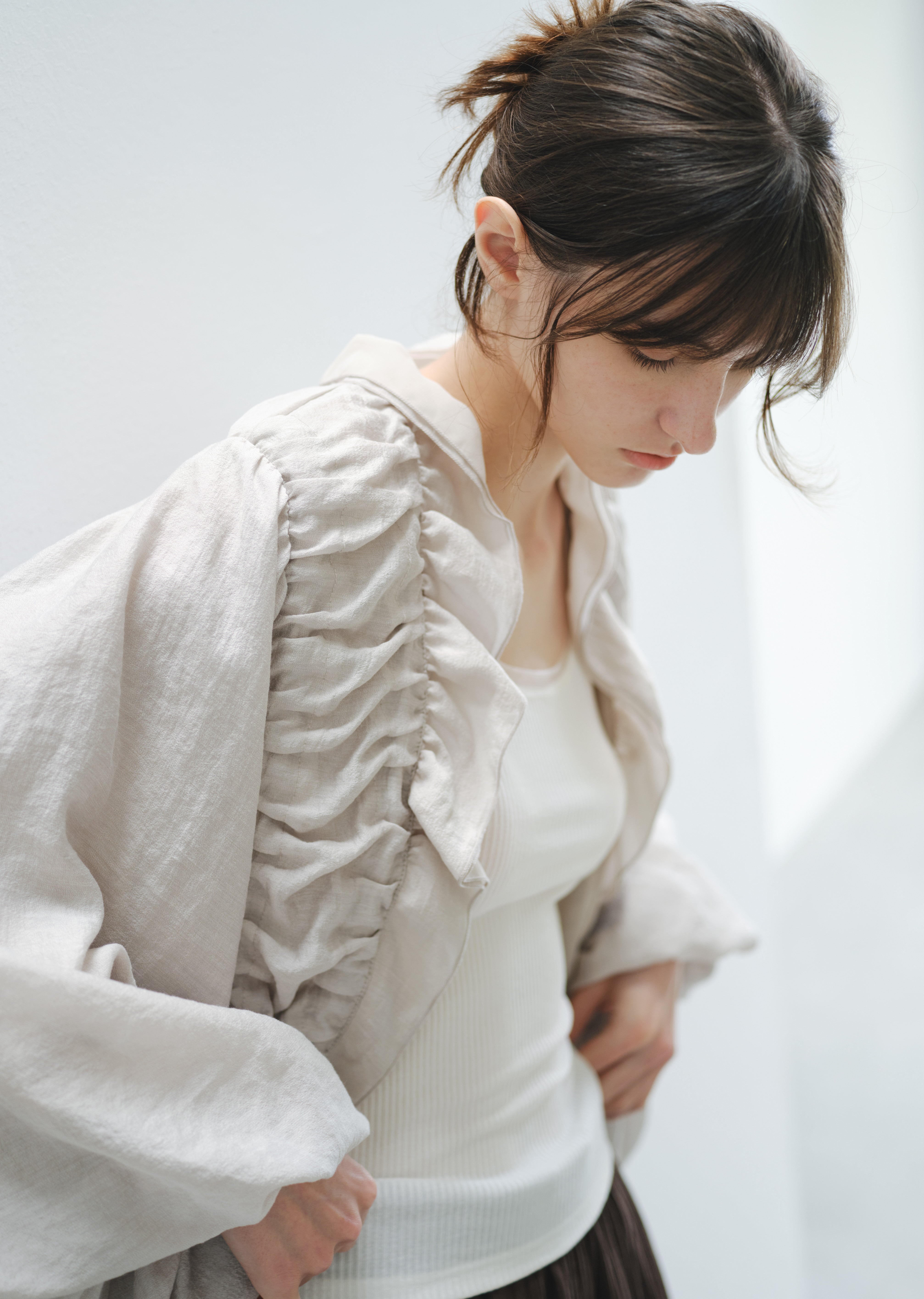 FRILL GATHER DRAPE BLOUSON / 프릴 개더 드레이프 블라우스