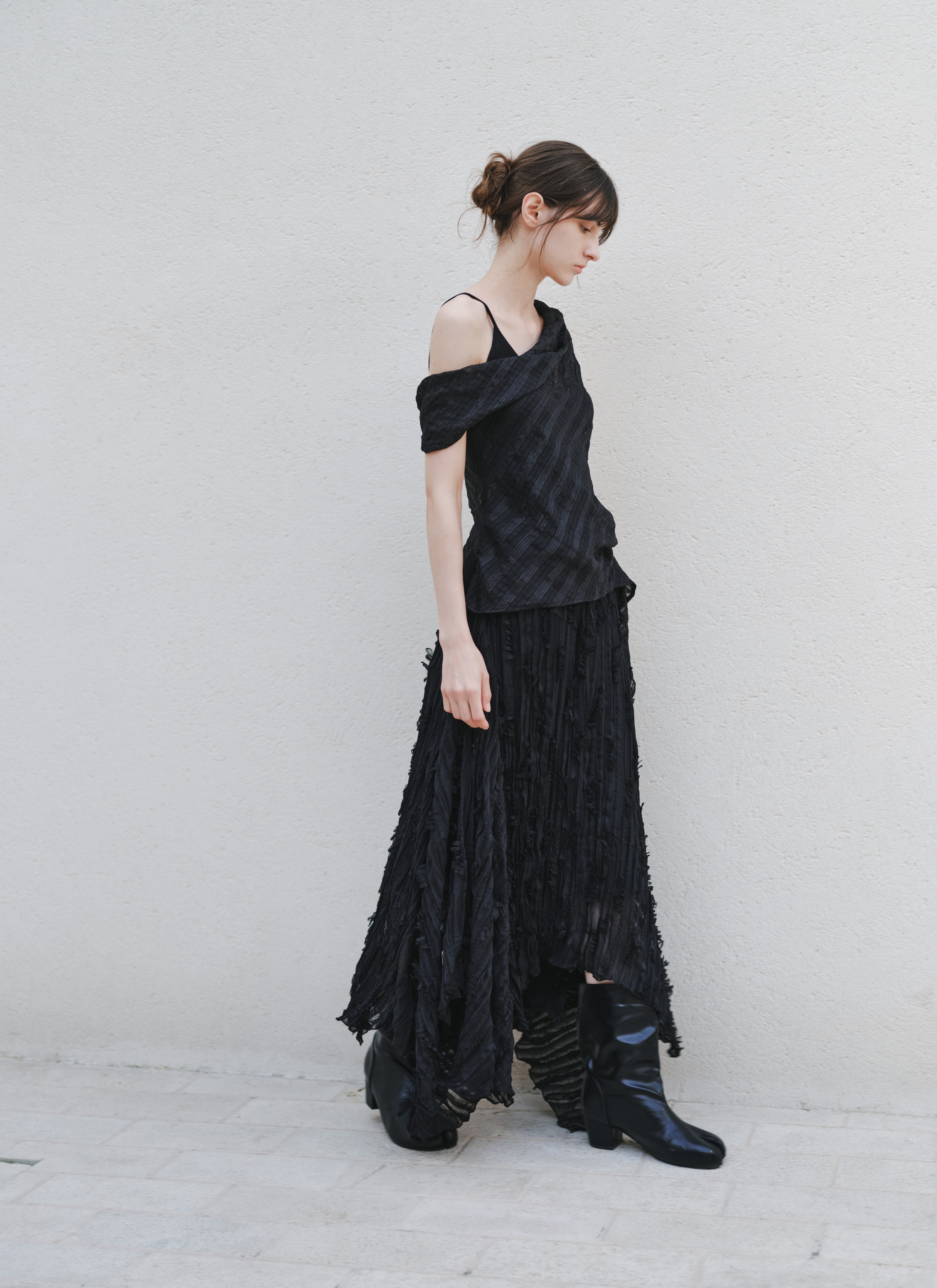 FEATHER TOUCH DESIGN SKIRT
