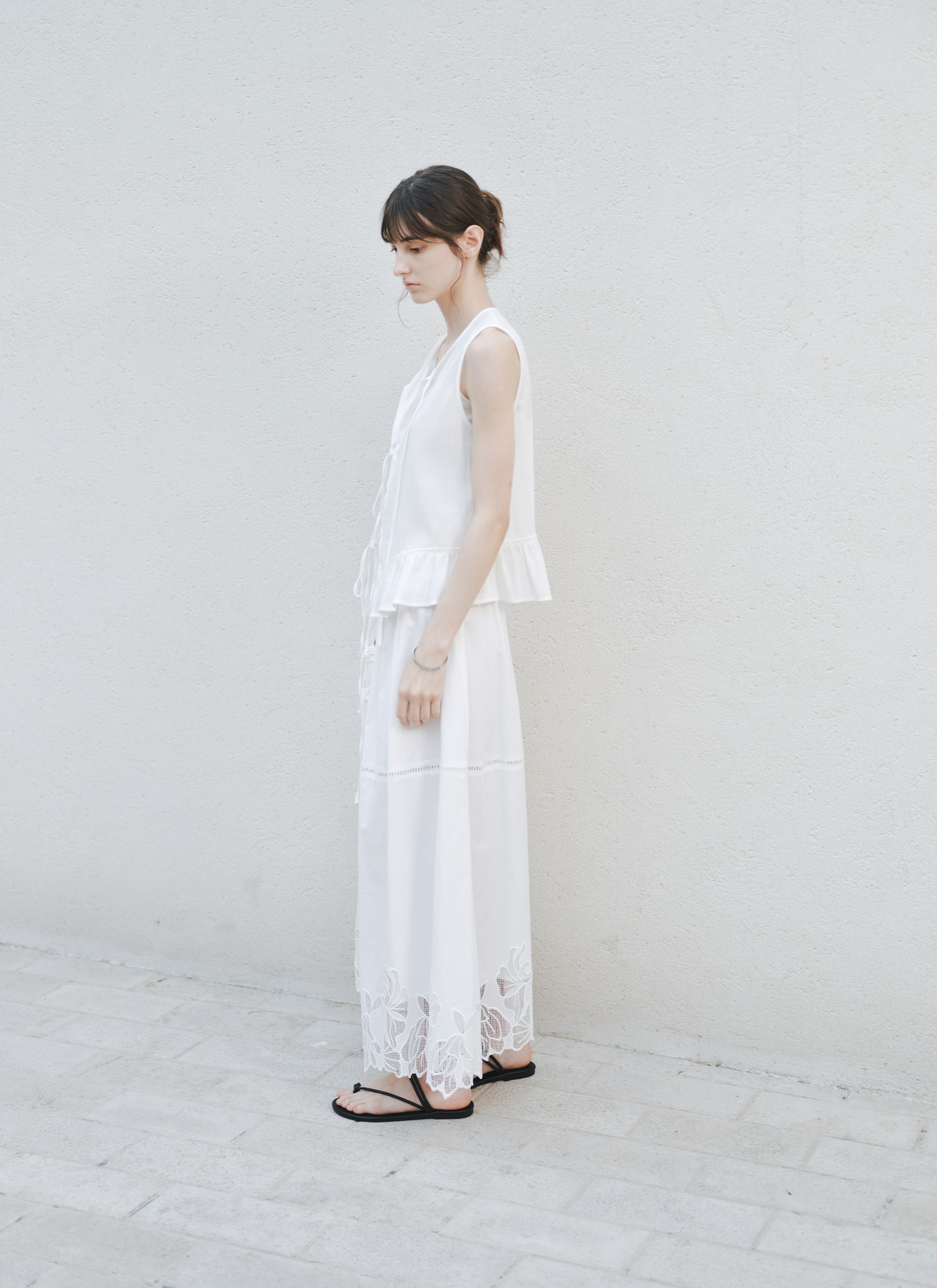 FRILL HEM TIE BLOUSE