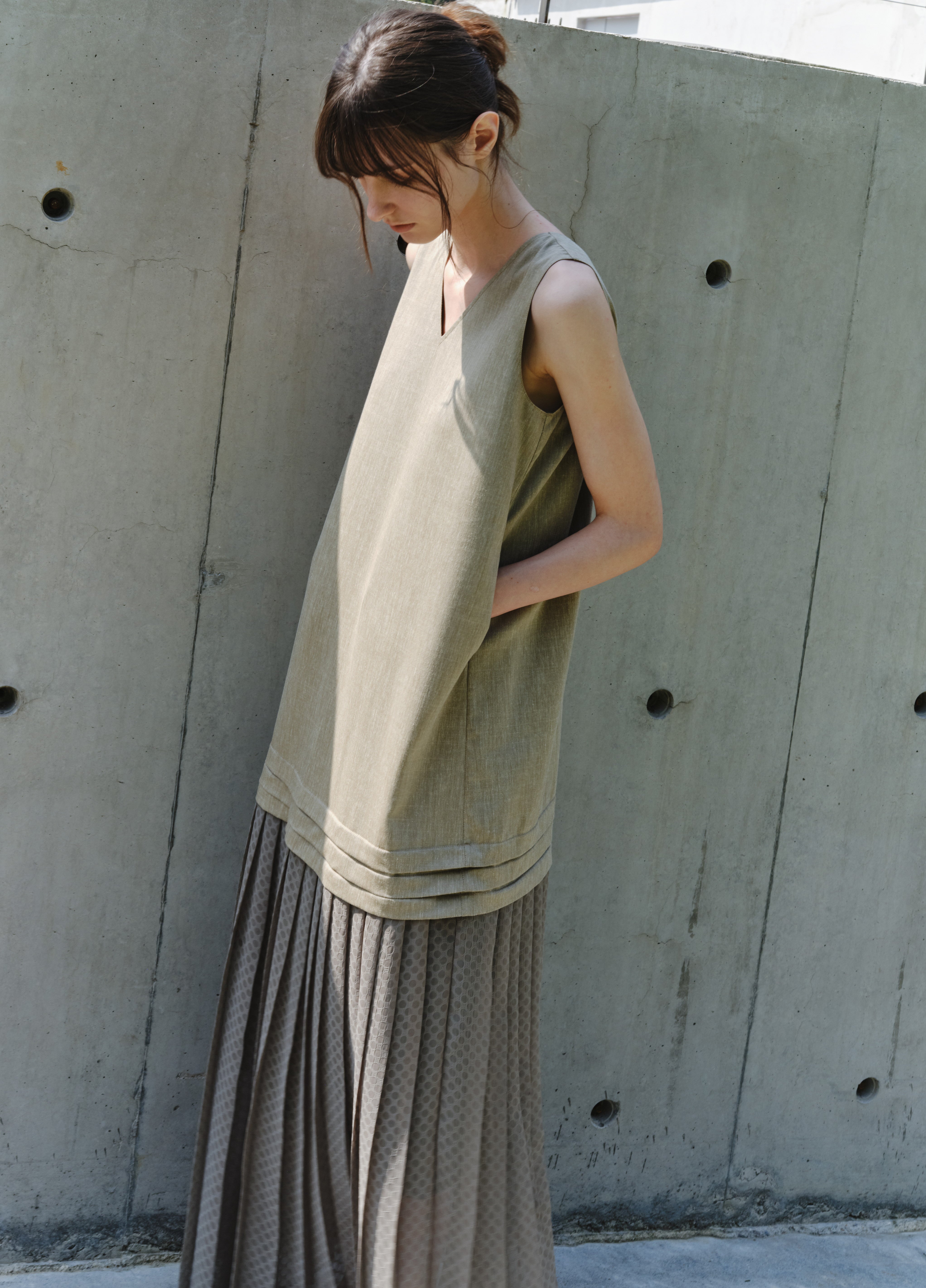 BUBBLE PLEAT DOCKING DRESS