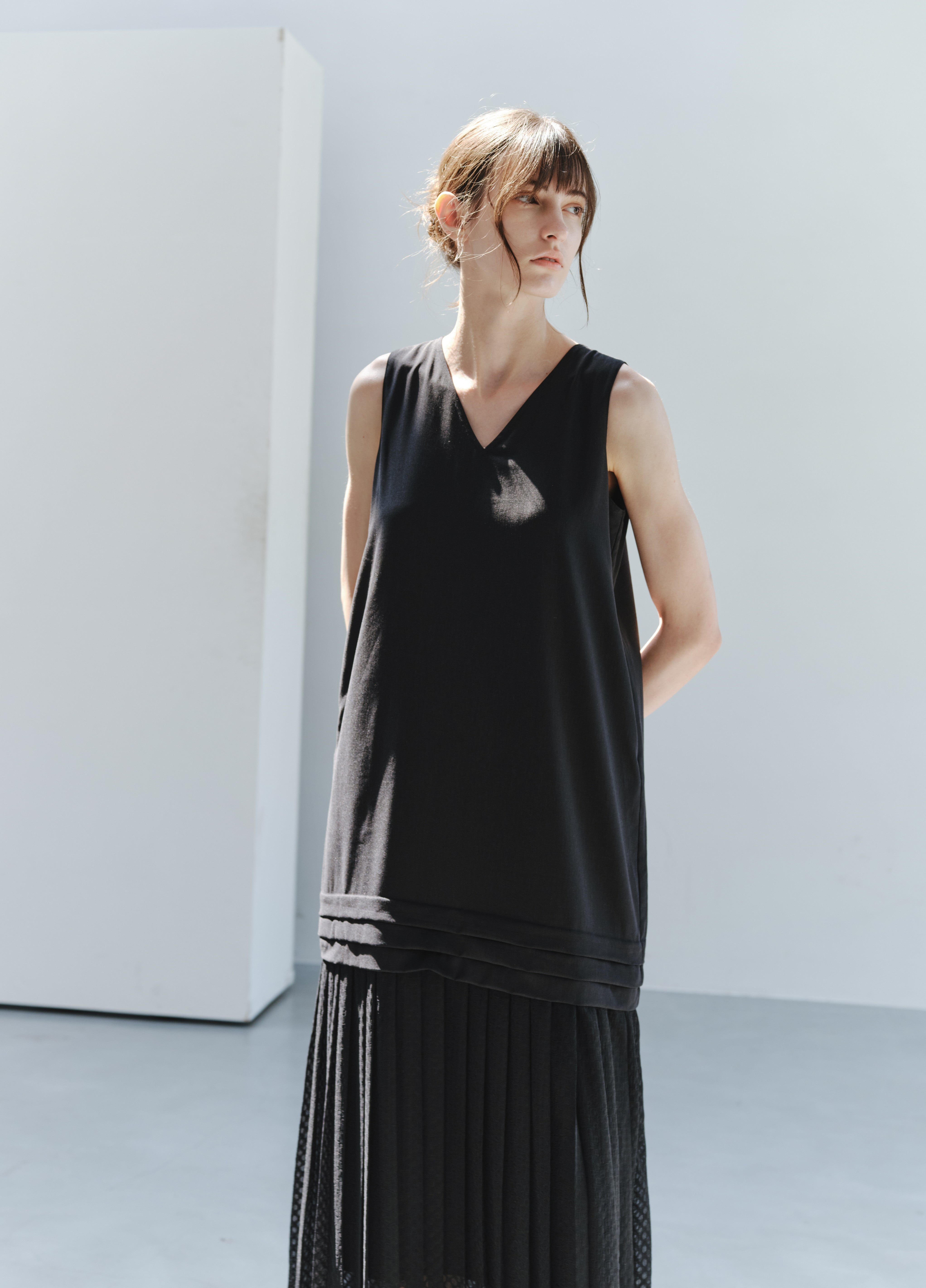 BUBBLE PLEAT DOCKING DRESS