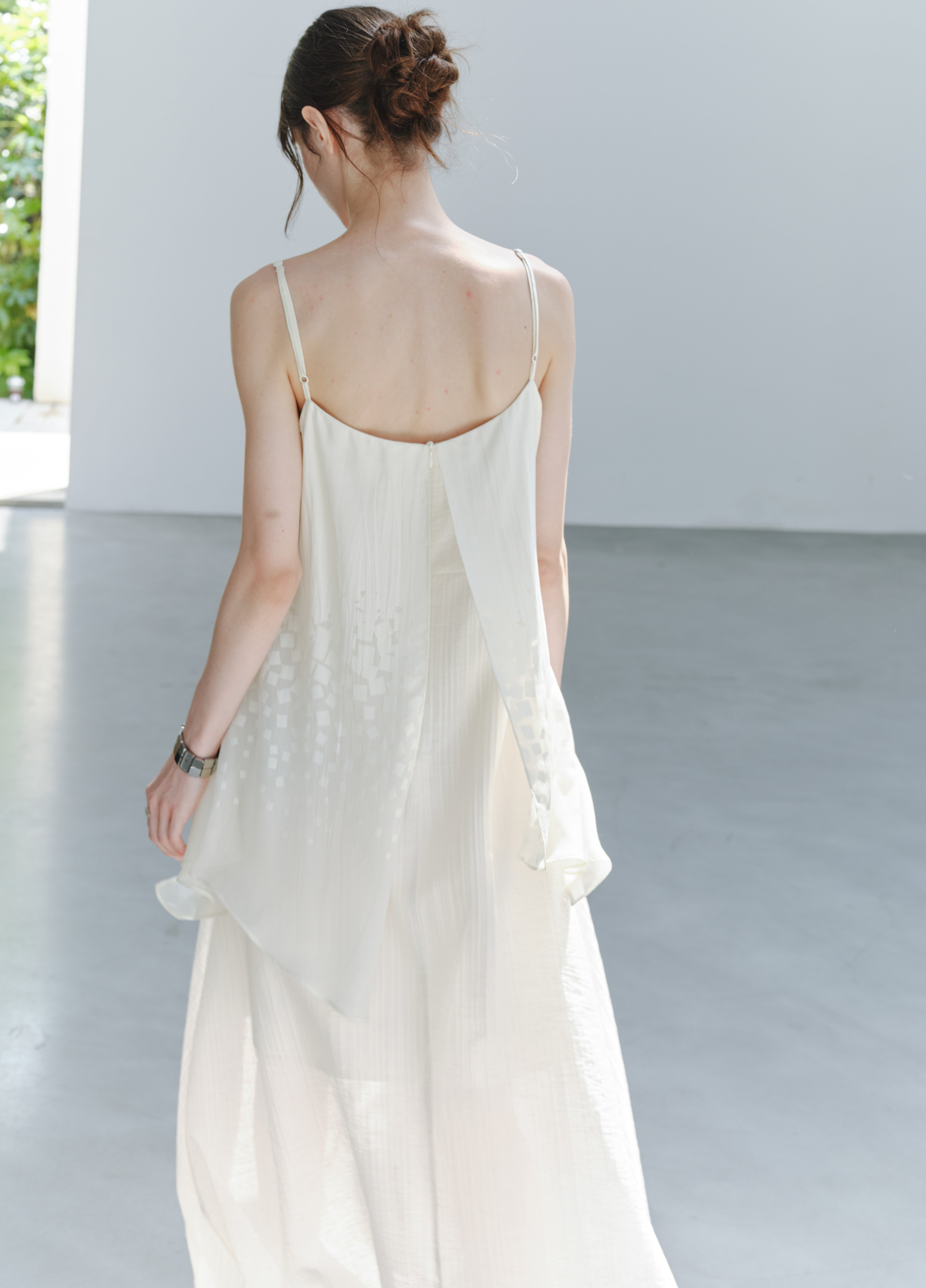 LAYERED FLARE FLOW DRESS