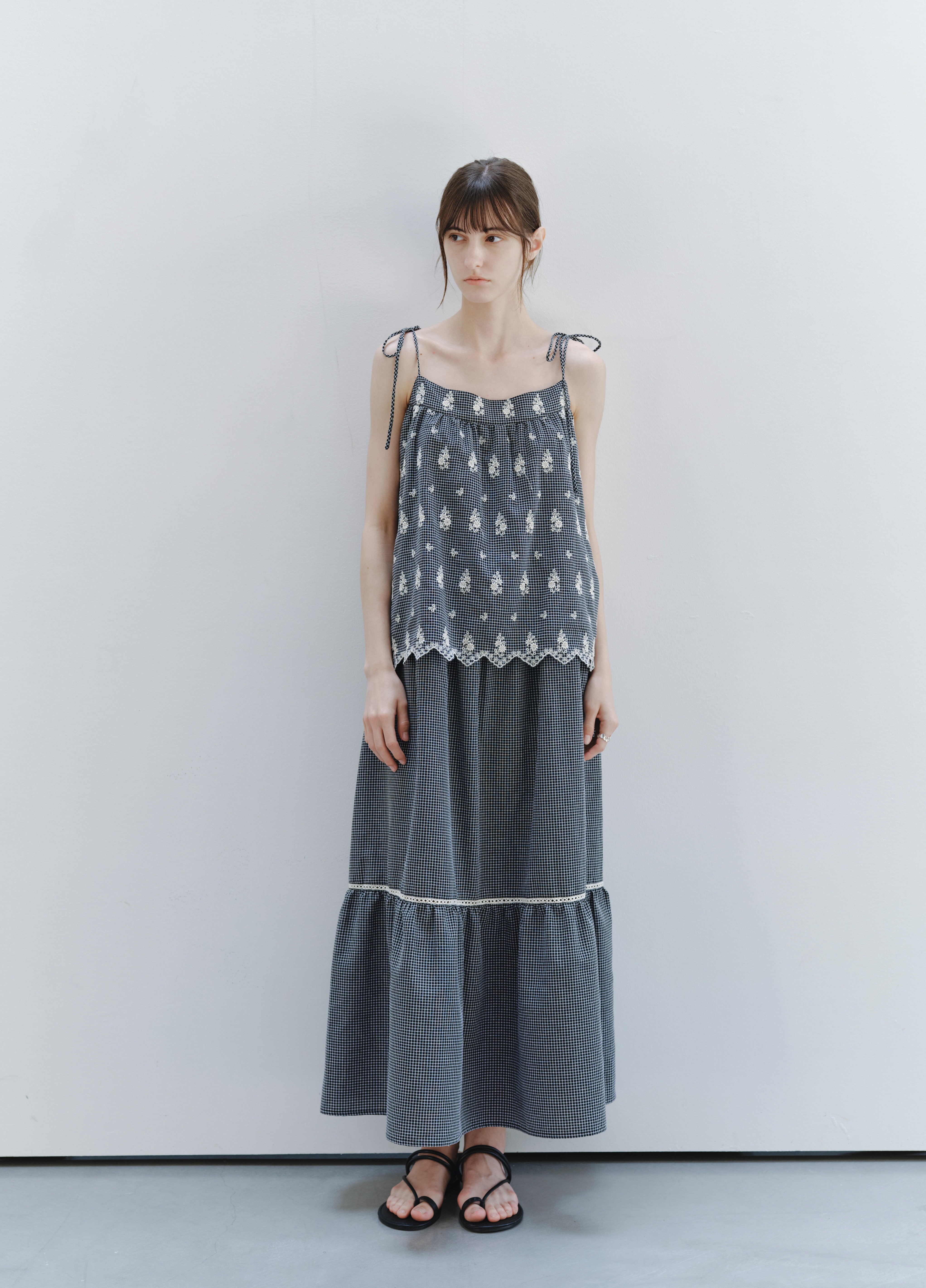 FLOWER STITCH CHECK DRESS