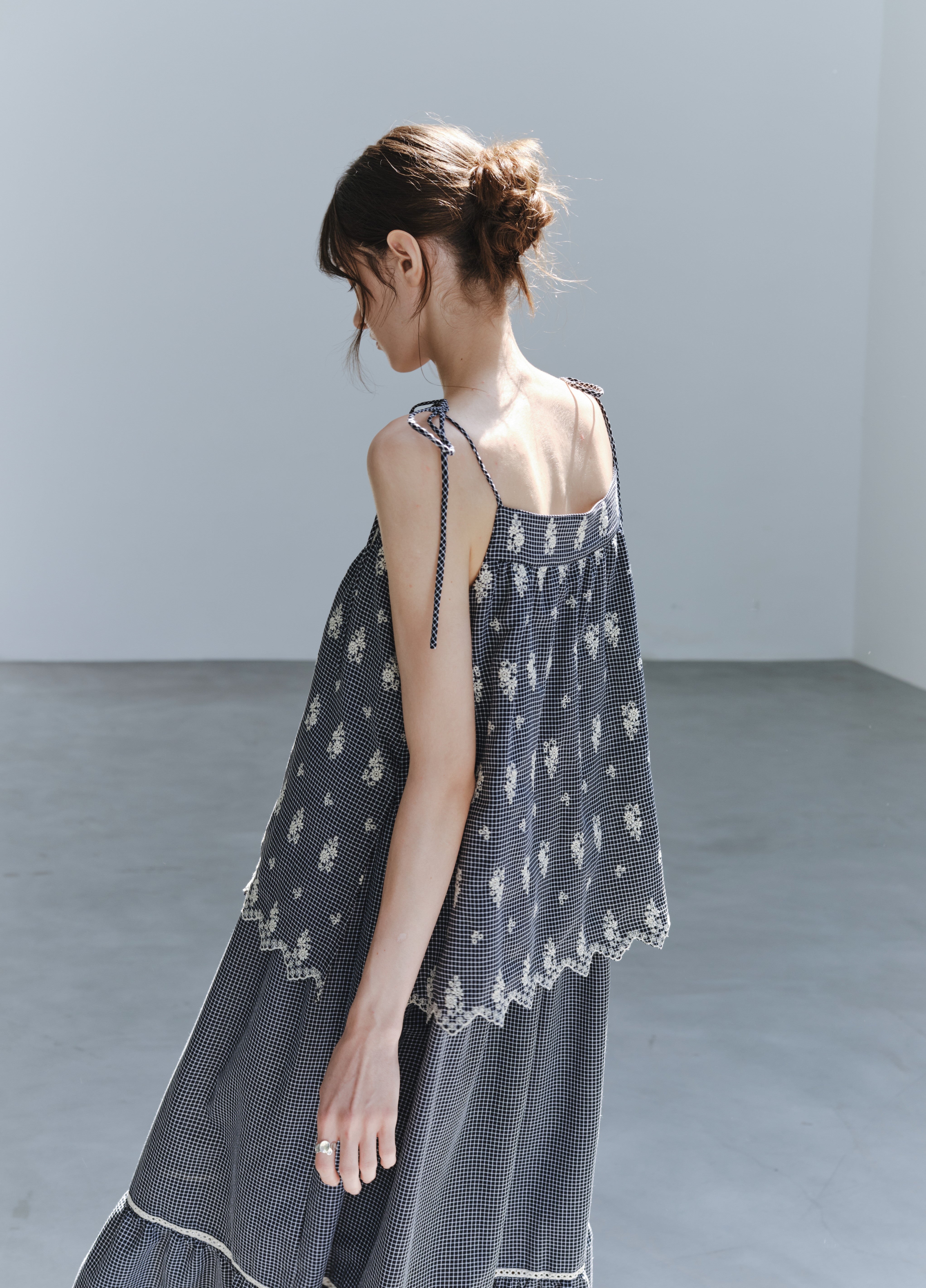 FLOWER STITCH CHECK DRESS