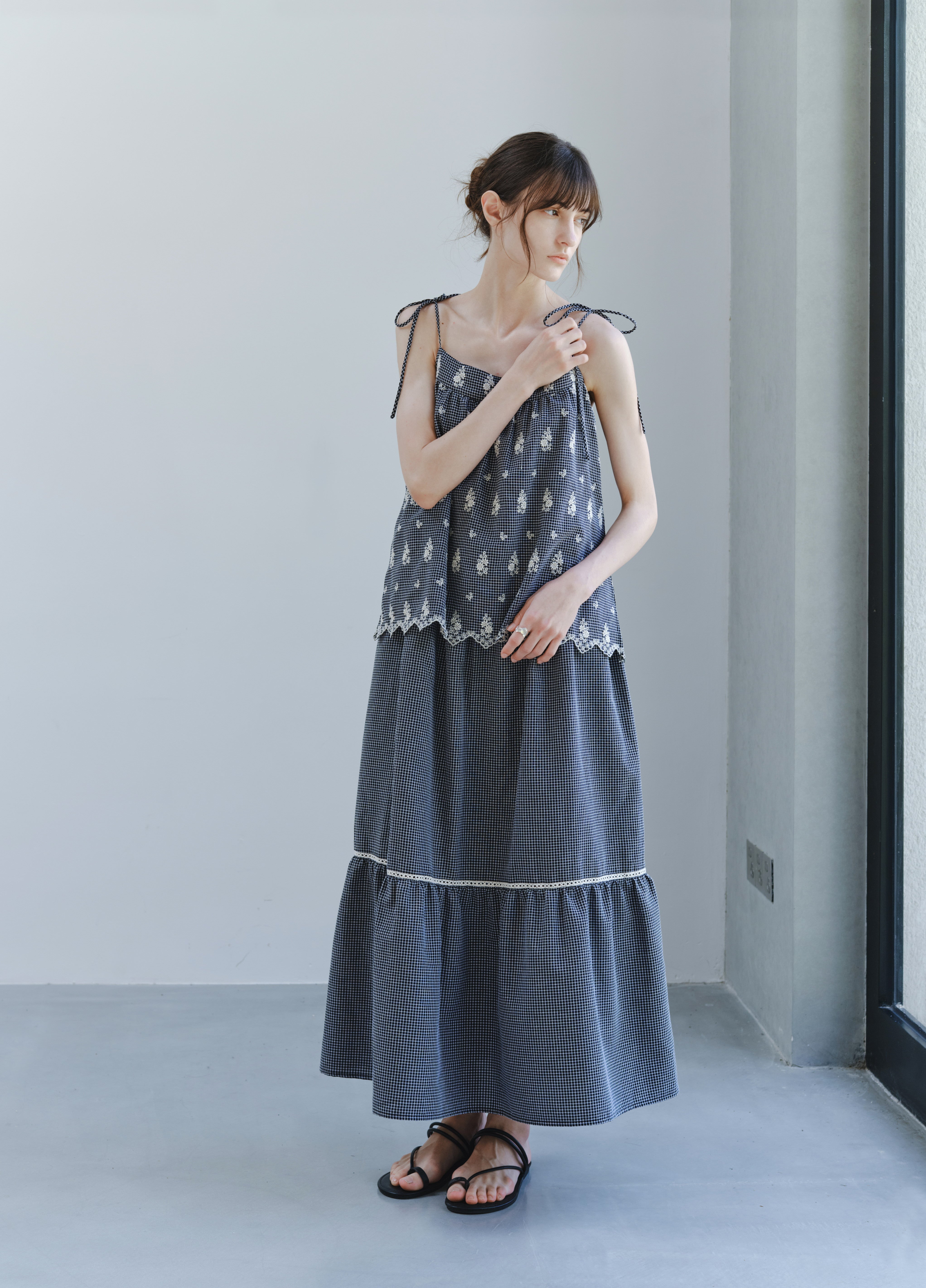 FLOWER STITCH CHECK DRESS