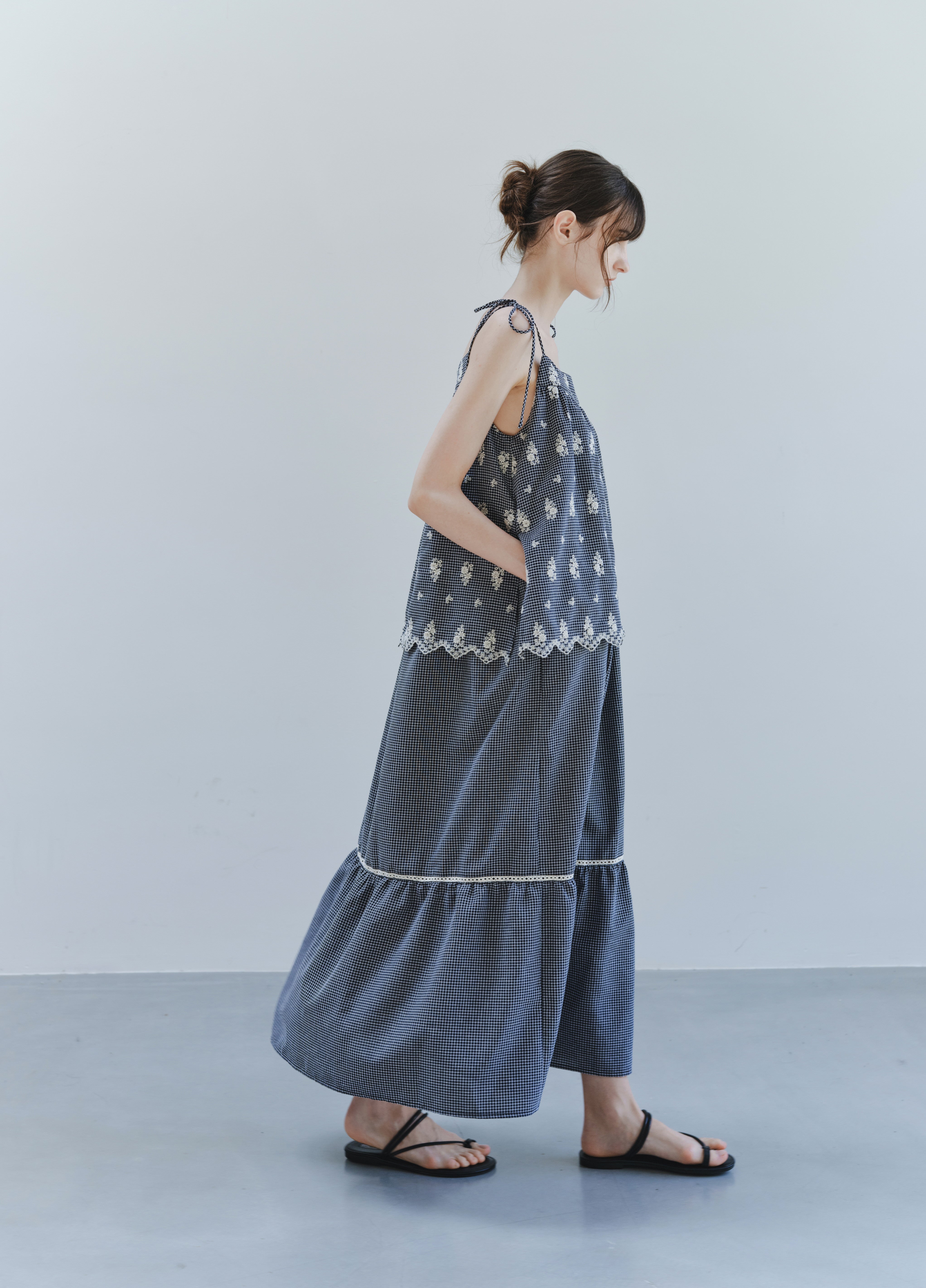 FLOWER STITCH CHECK DRESS