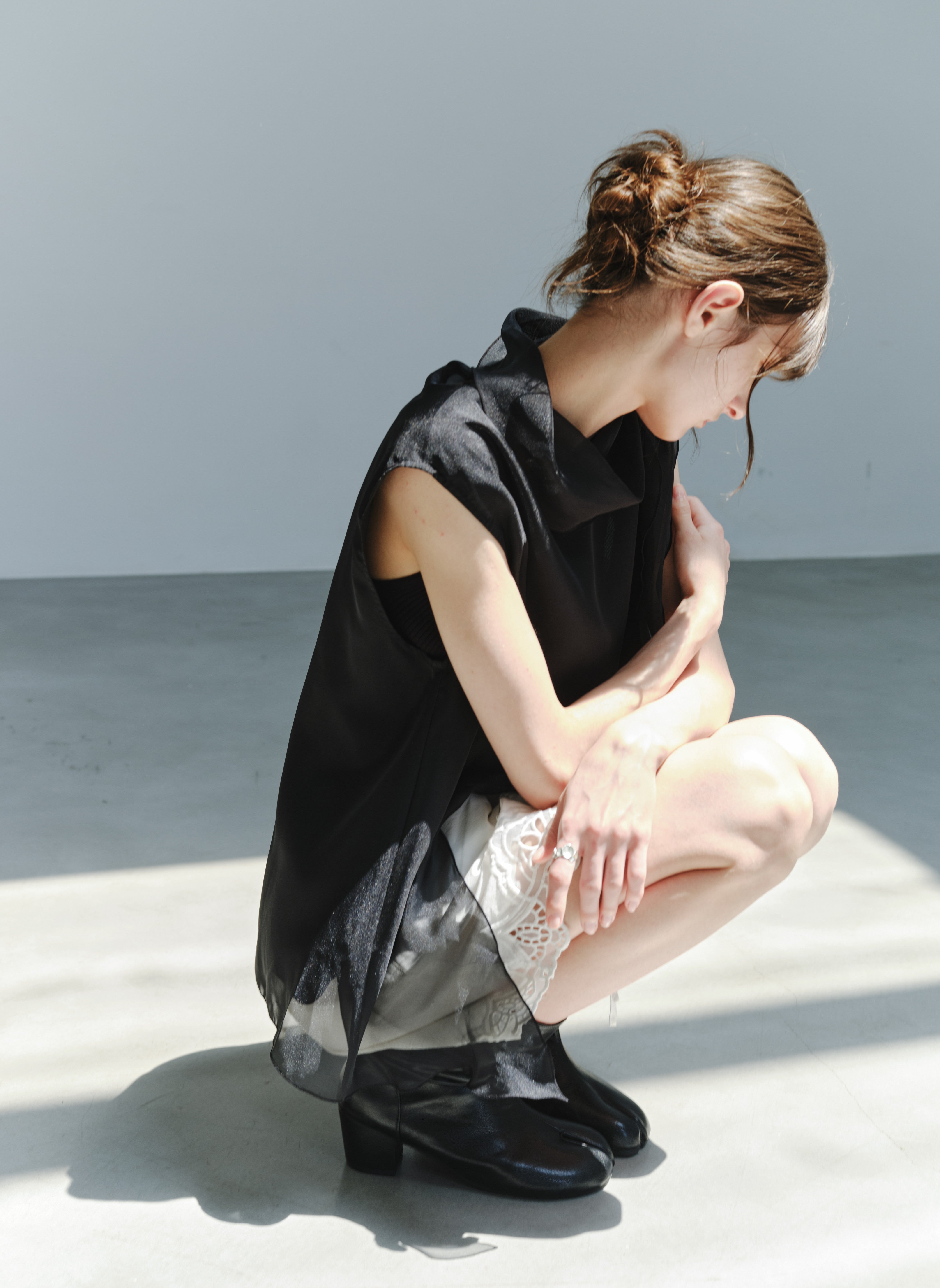 SHEER VEIL LAYERED BLOUSE