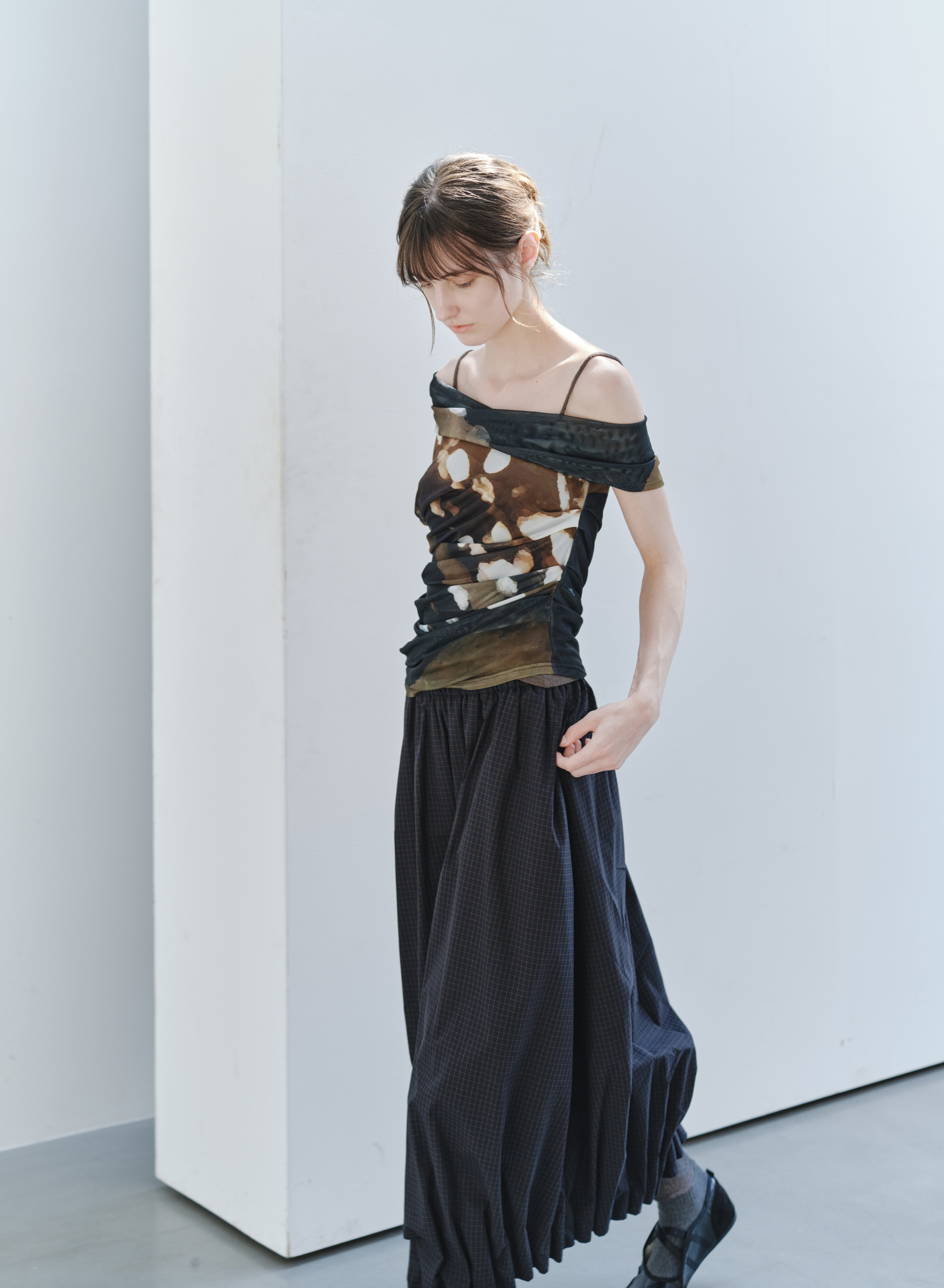 LIGHT SHADOW MESH TOP