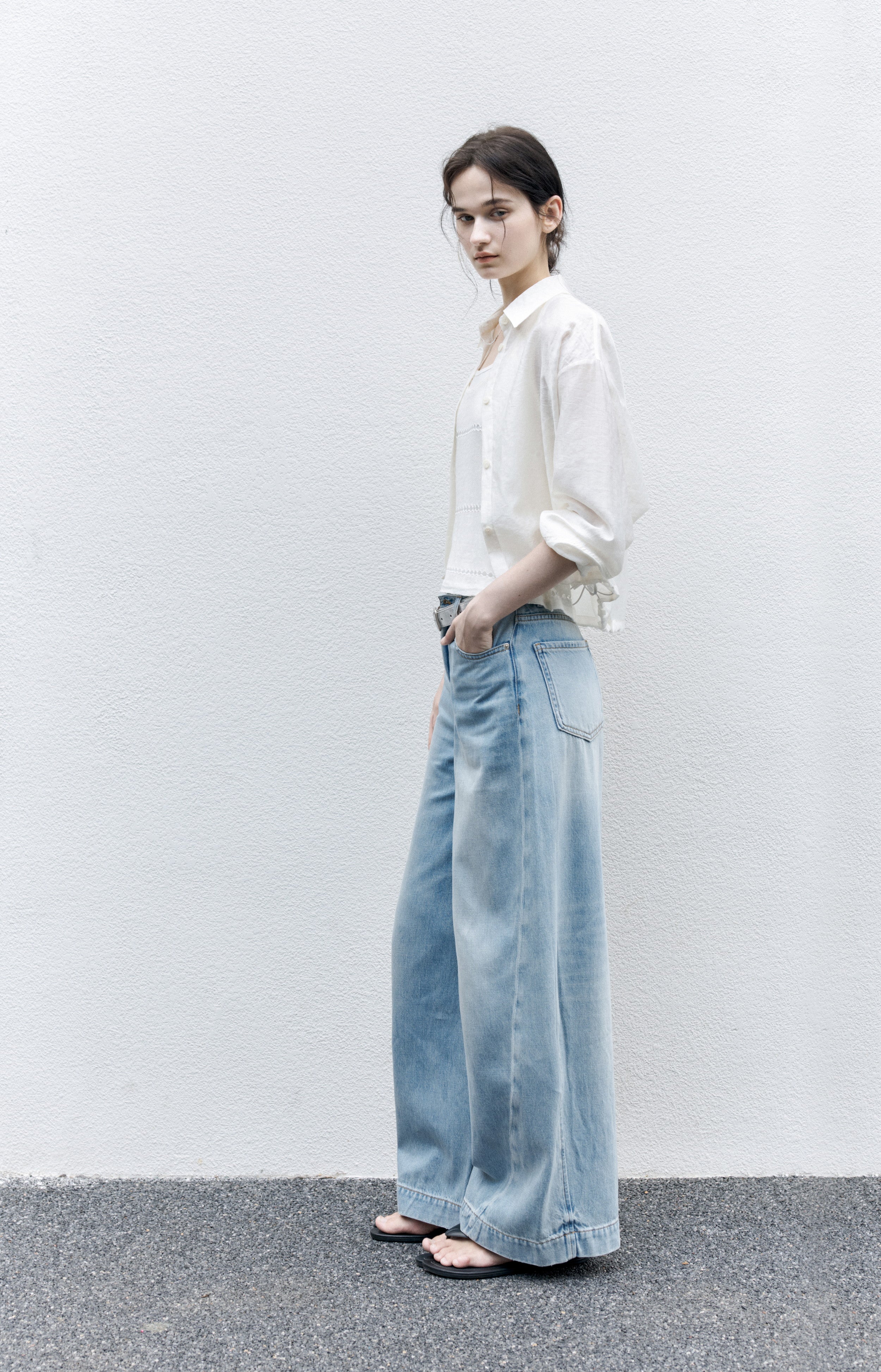 WASHED BLUE WIDE JEANS / 워시드 블루 와이드 청바지