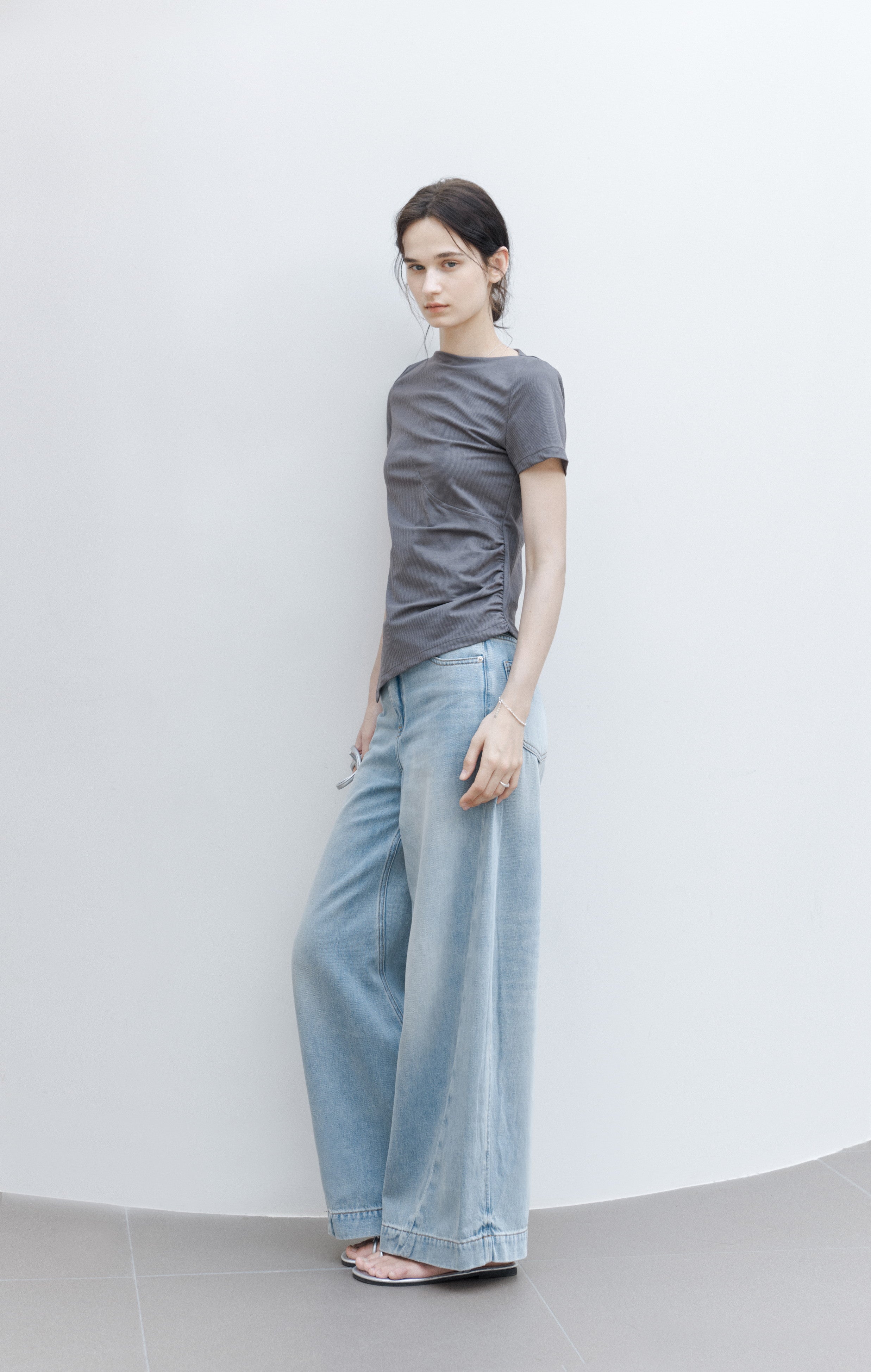 SIDE GATHERE SLIM T-SHIRT / サイドギャザースリムTシャツ