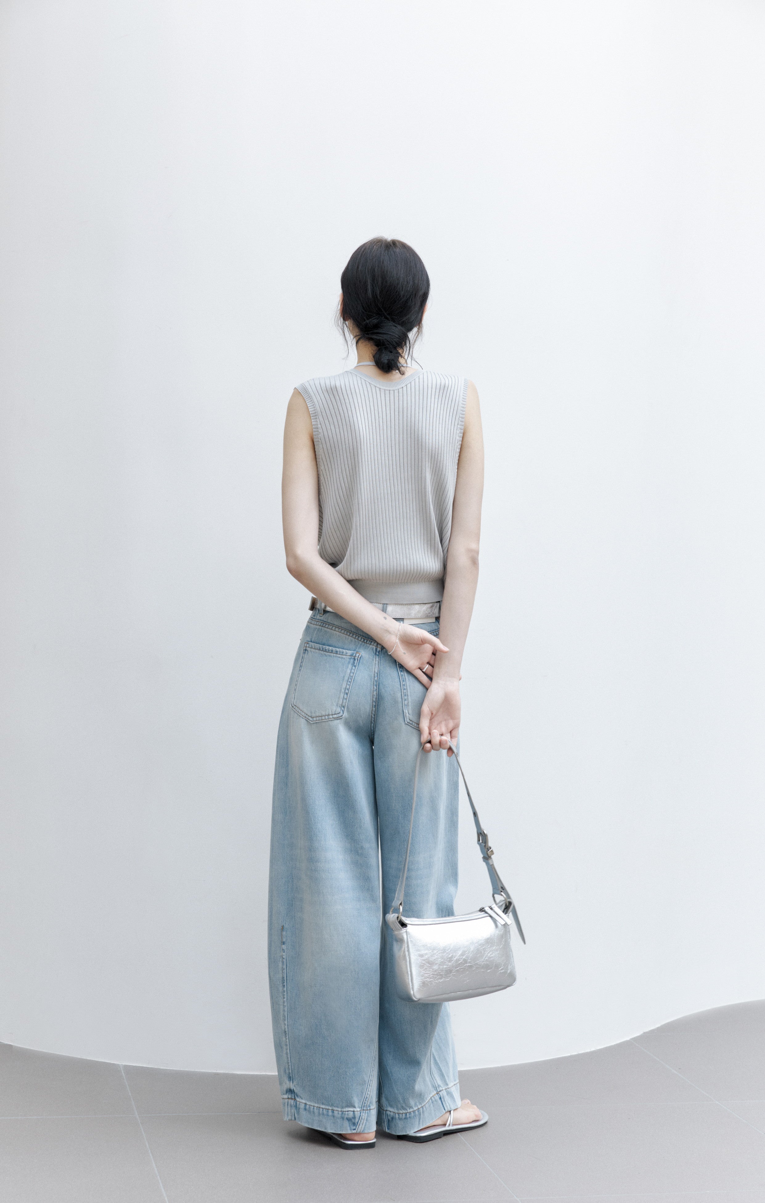 WASHED BLUE WIDE JEANS / 워시드 블루 와이드 청바지