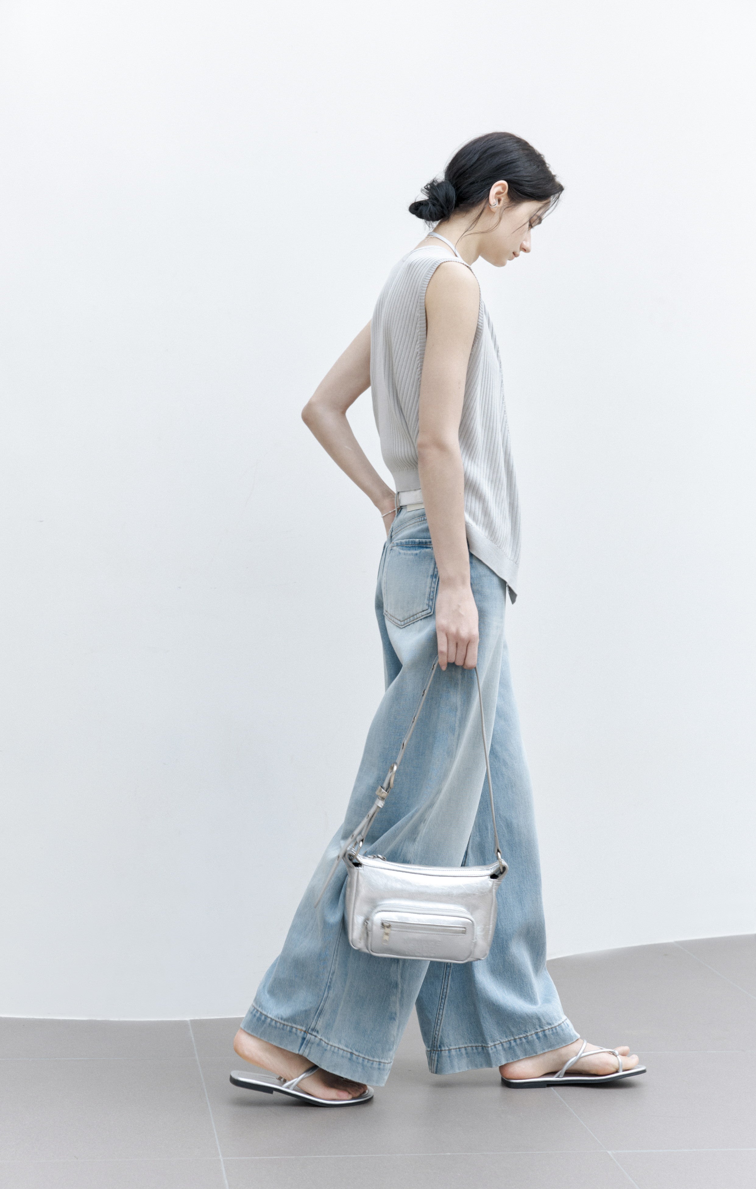 WASHED BLUE WIDE JEANS / 워시드 블루 와이드 청바지