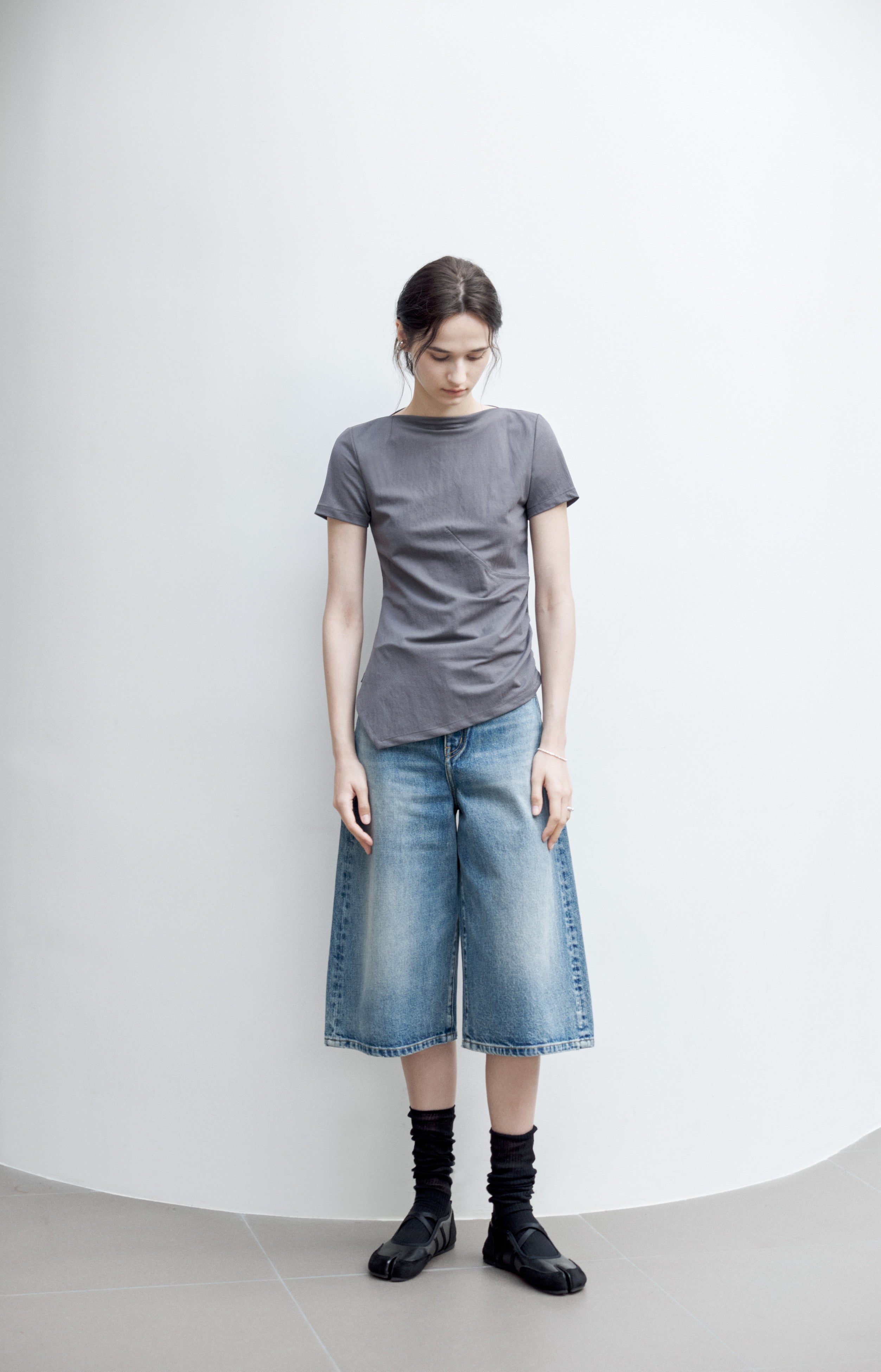SIDE GATHERE SLIM T-SHIRT / サイドギャザースリムTシャツ
