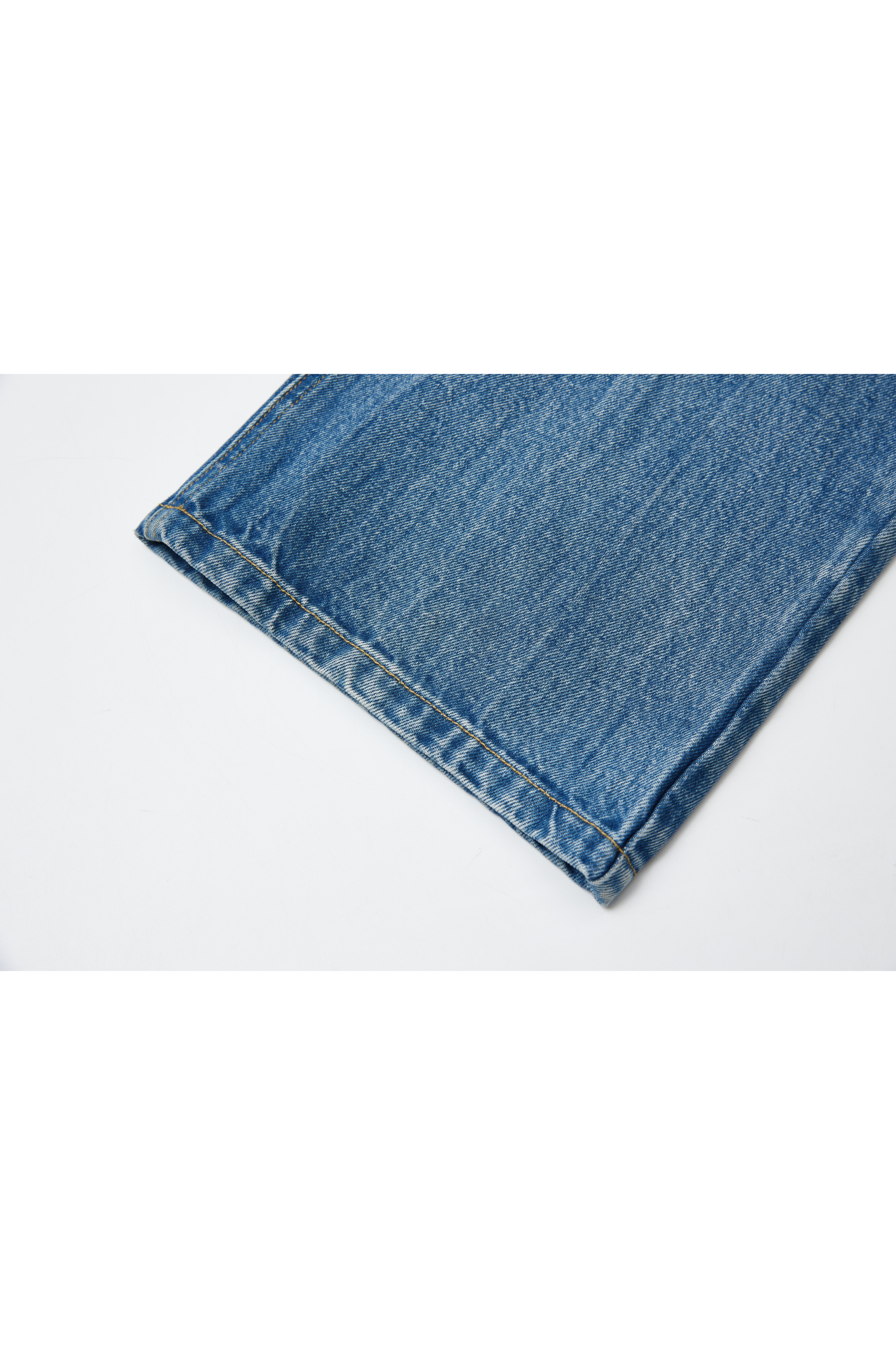 BASIC STRAIGHT JEANS