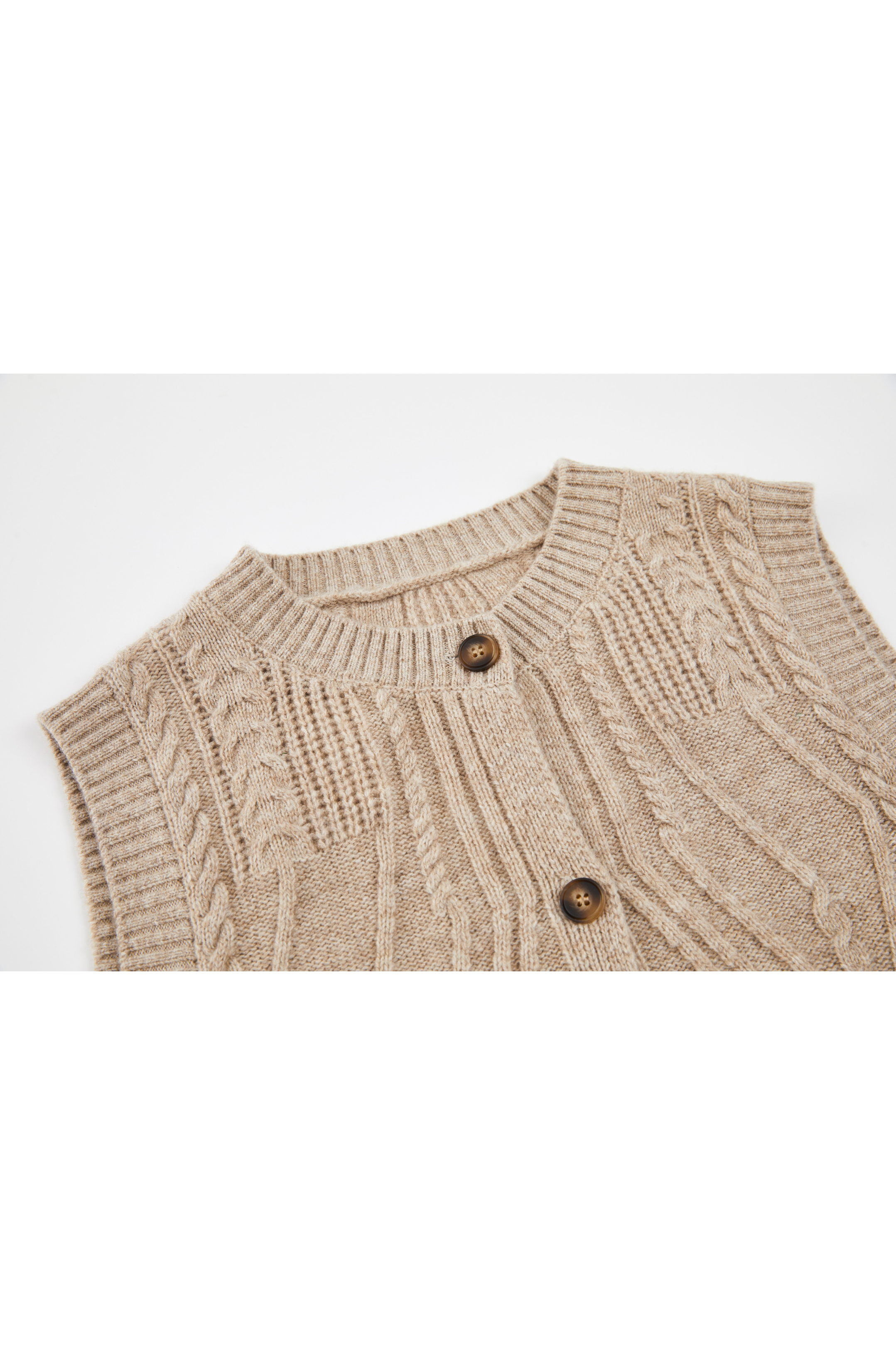 WOOL CABLE CARDIGAN VEST
