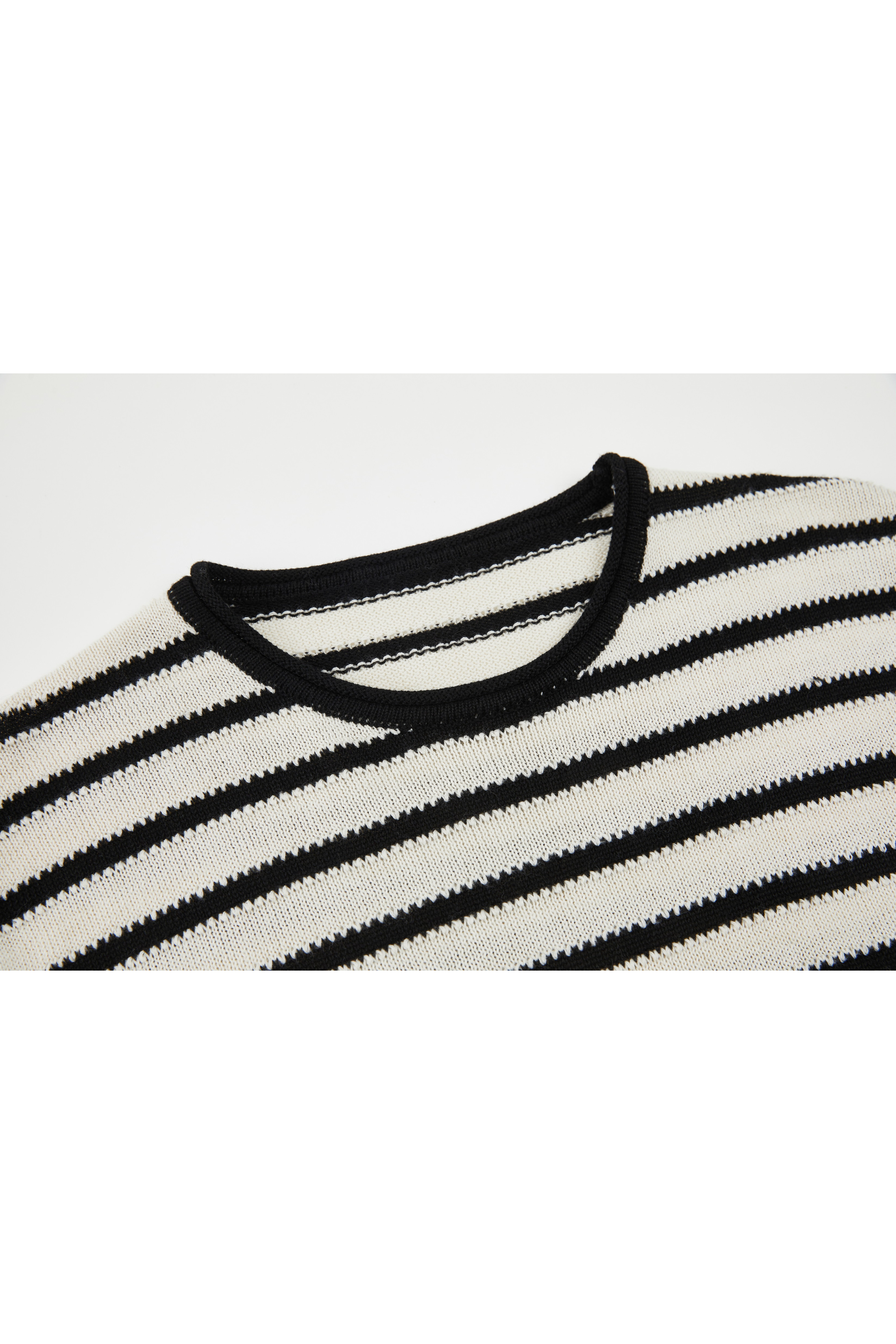 FULL STRIPE LOOSE SWEATER
