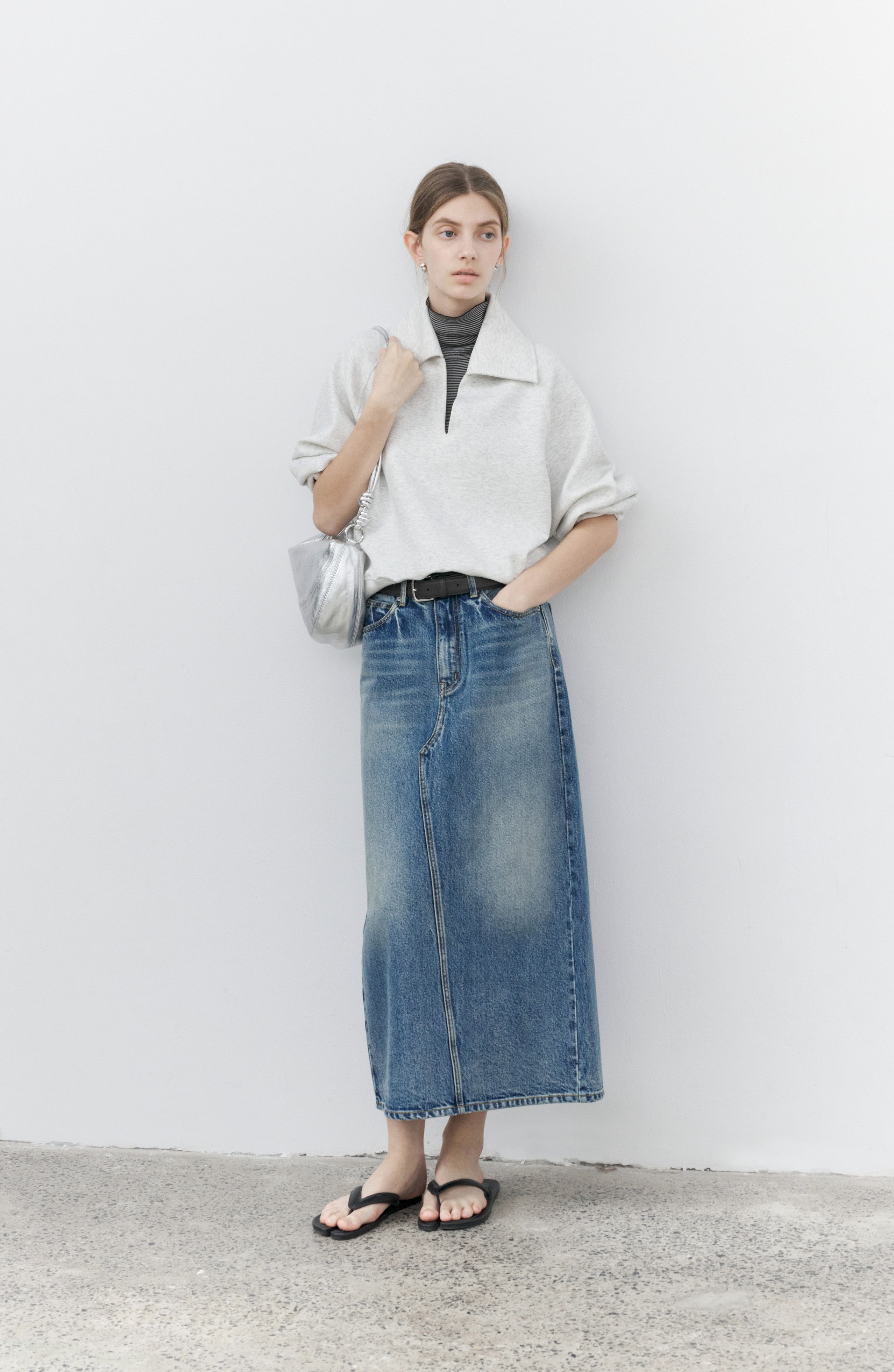 V-NECK LAPEL SWEATSHIRT/V 넥 래퍼 스웨트