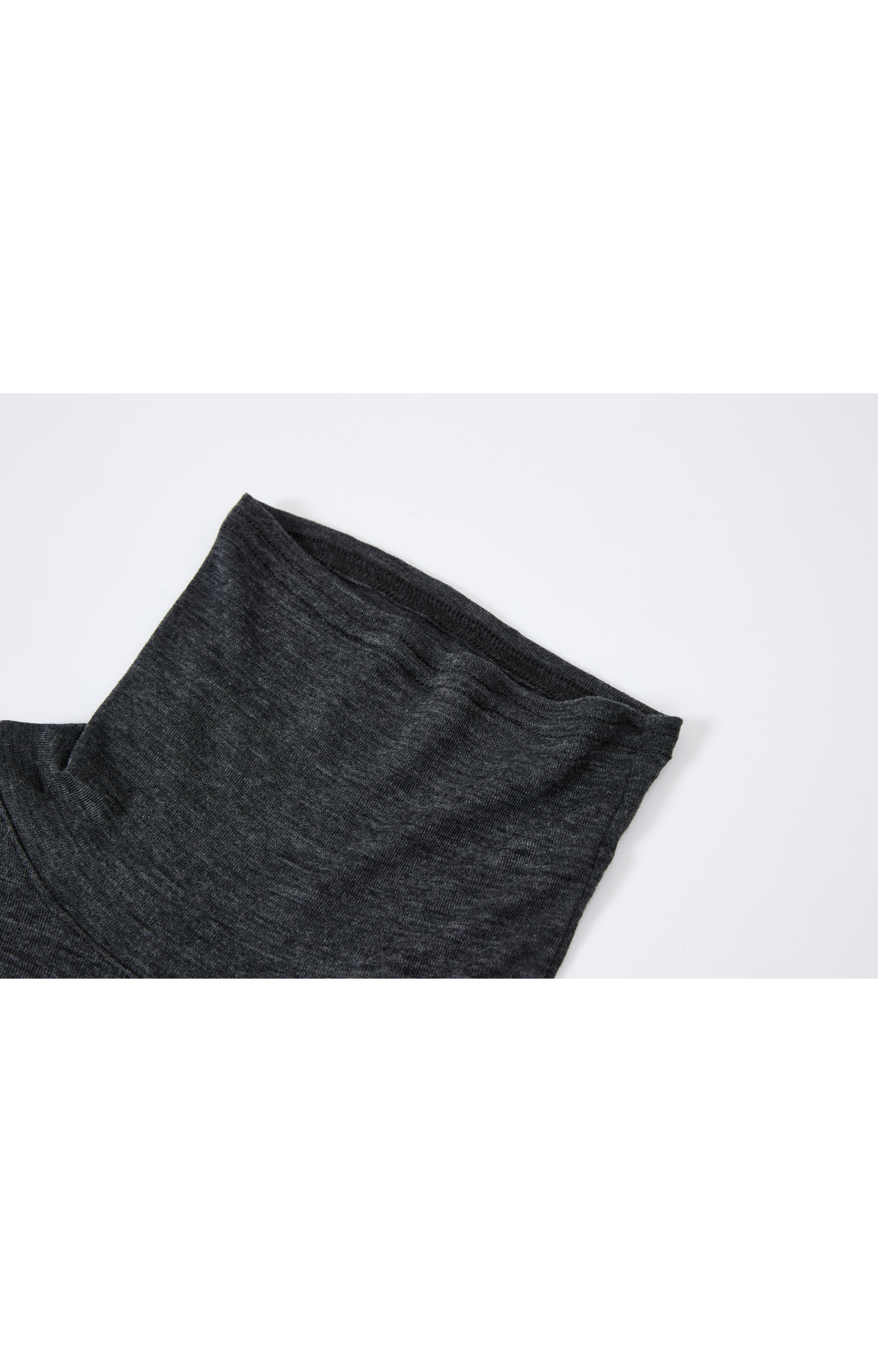 SLIM FIT TURTLE SWEATER / 슬림 피트 터틀 스웨터