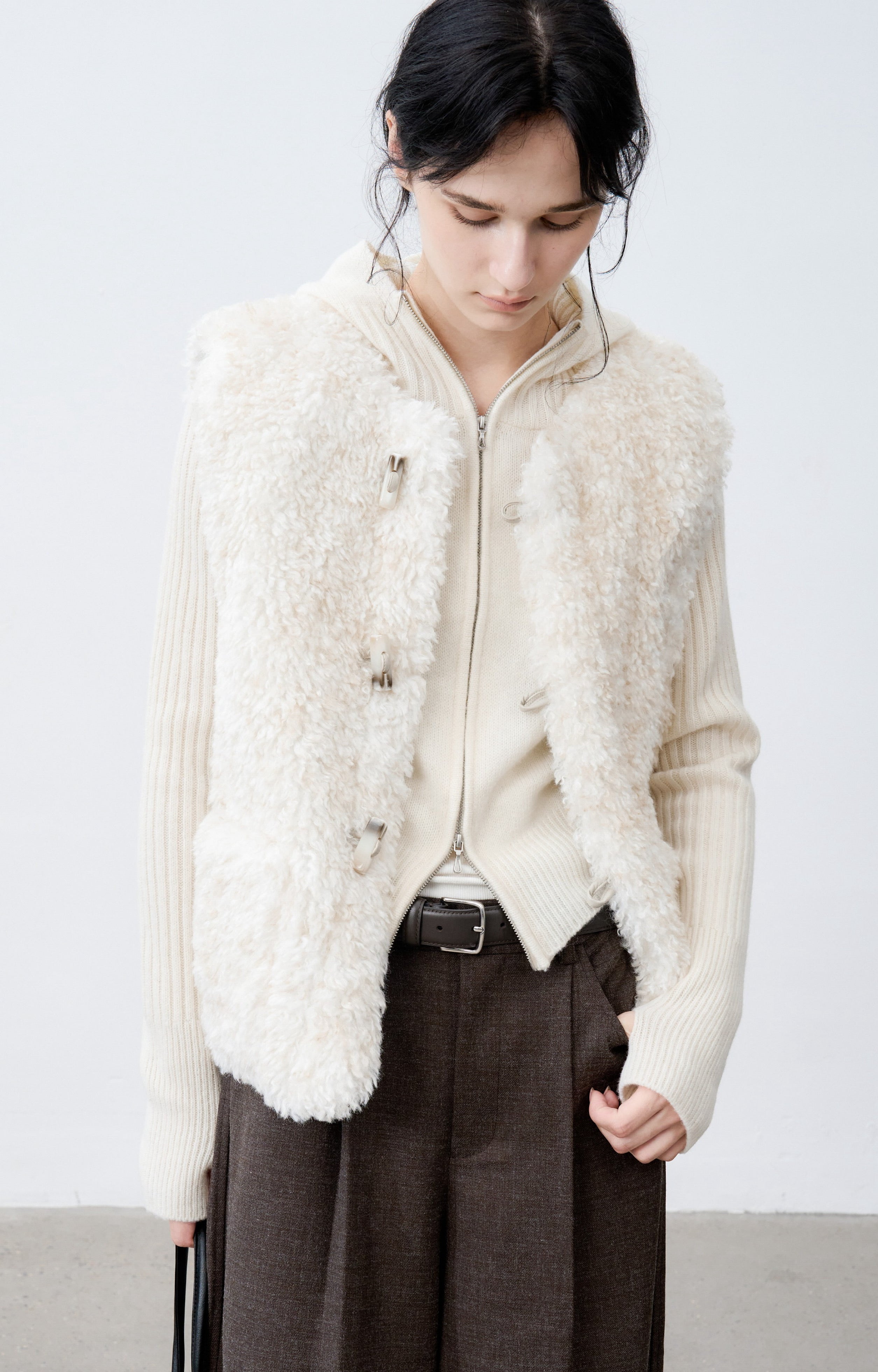 REVERSIBLE SOFT BOA VEST / 리버시블 소프트 보아 베스트