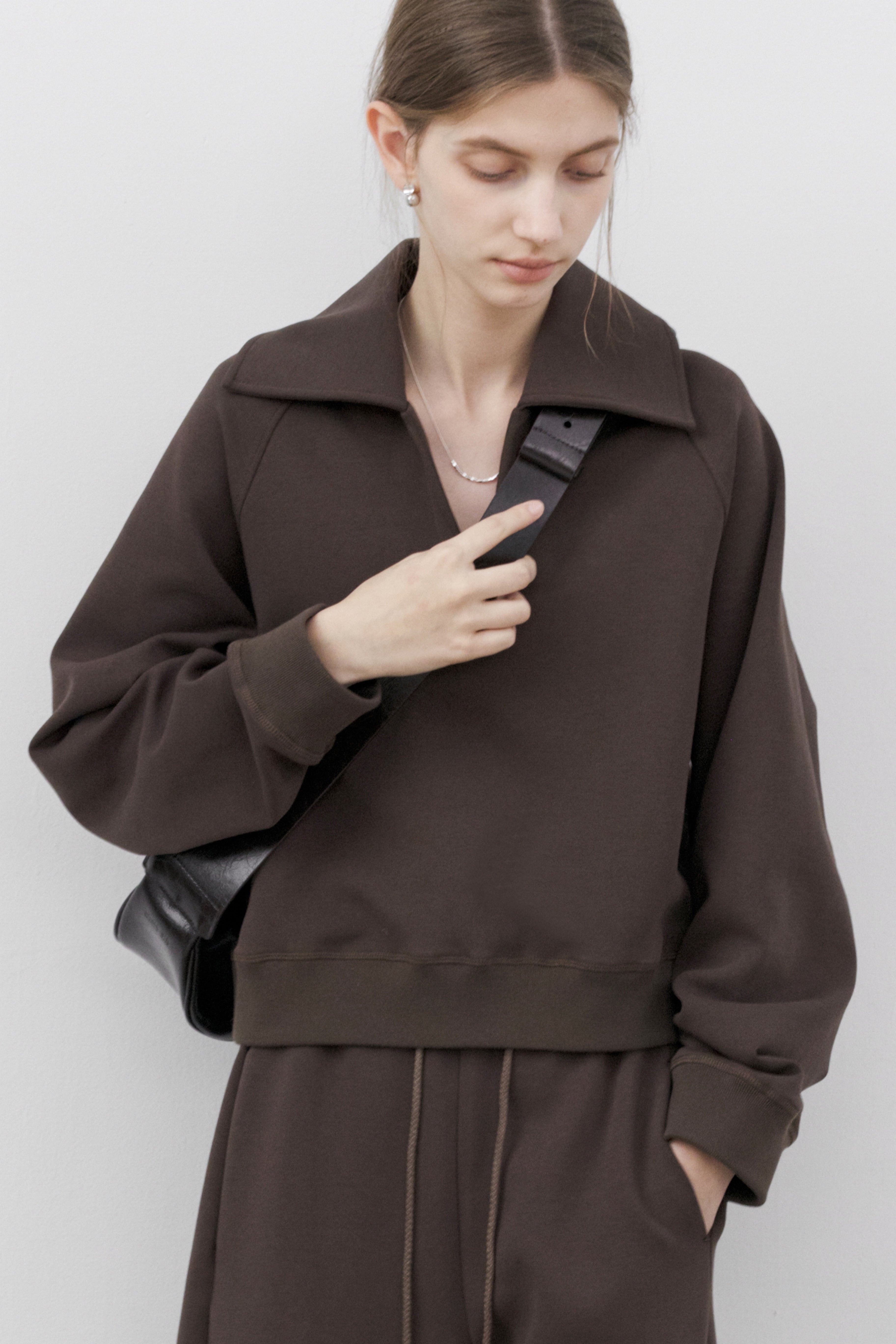 V-NECK LAPEL SWEATSHIRT/V 넥 래퍼 스웨트