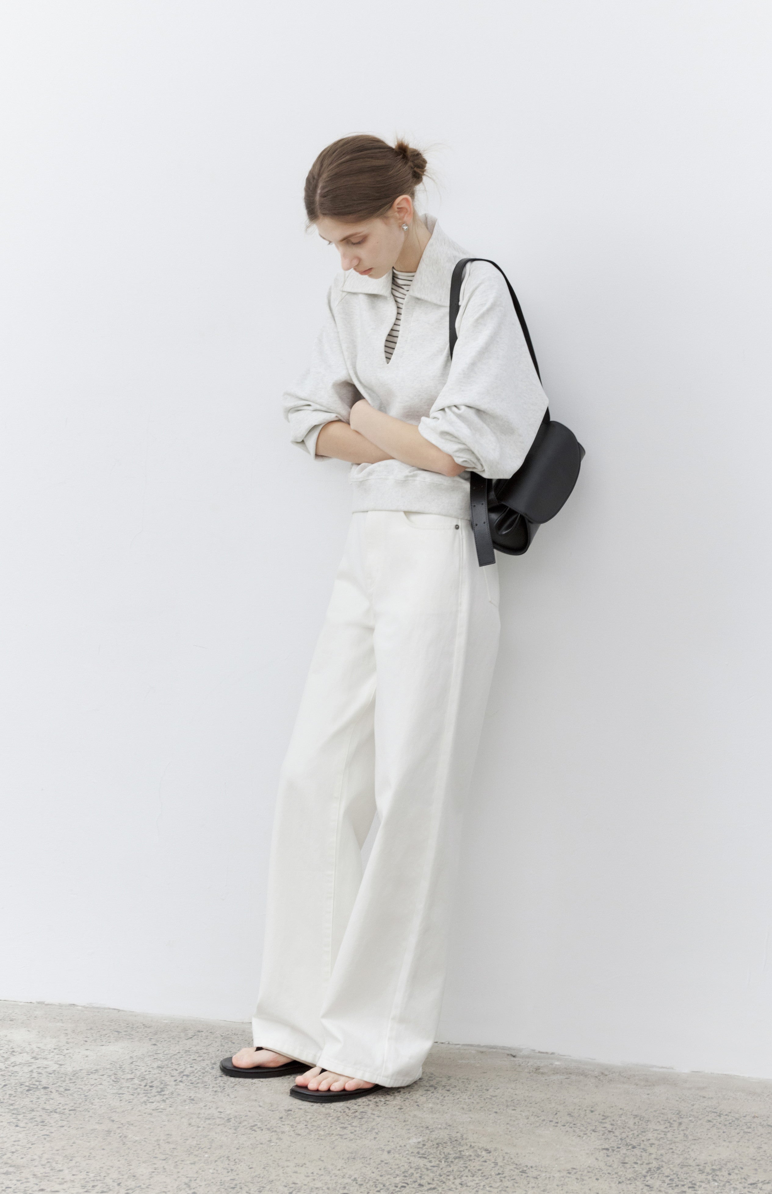 V-NECK LAPEL SWEATSHIRT/V 넥 래퍼 스웨트