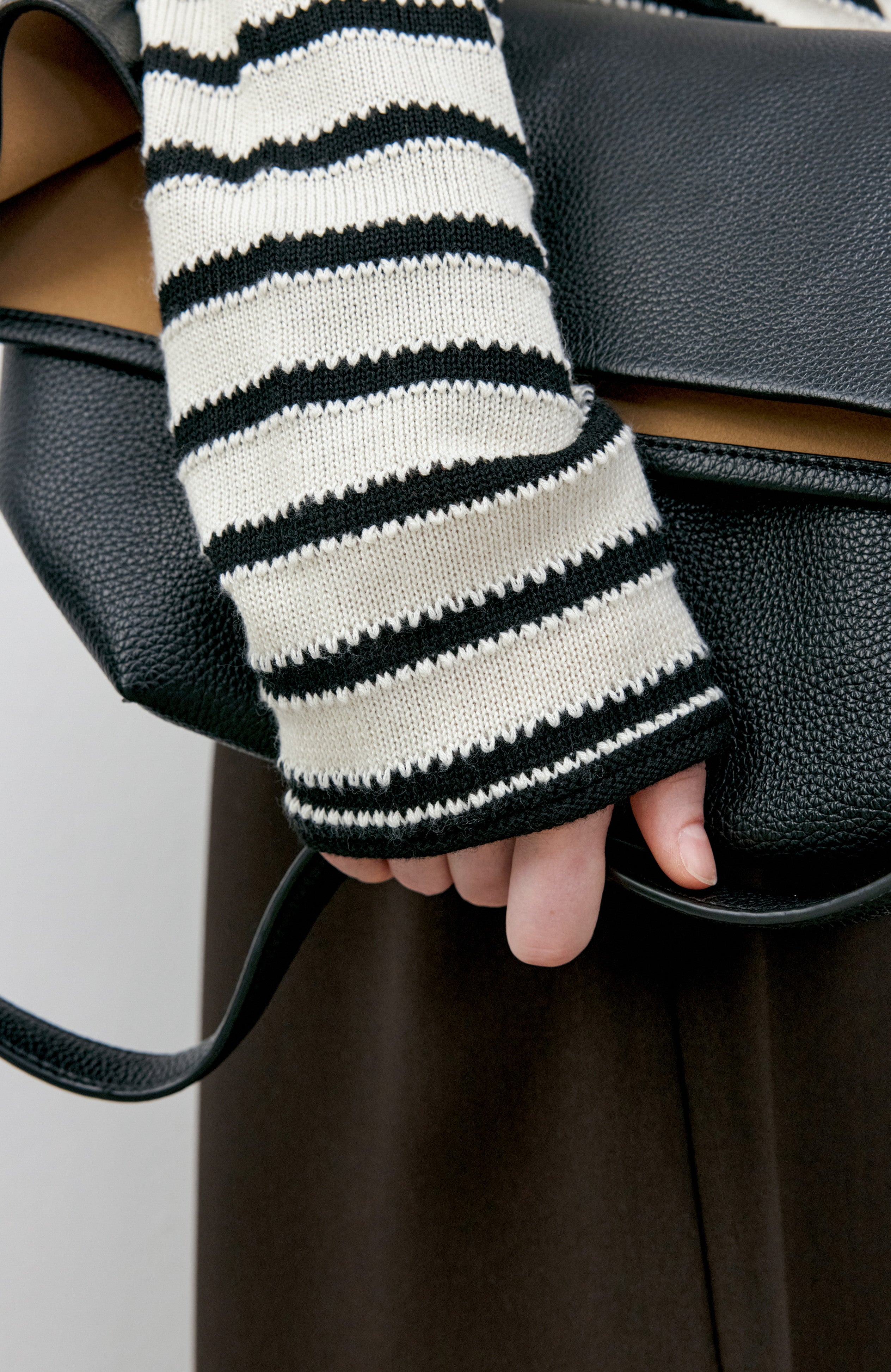 FULL STRIPE LOOSE SWEATER
