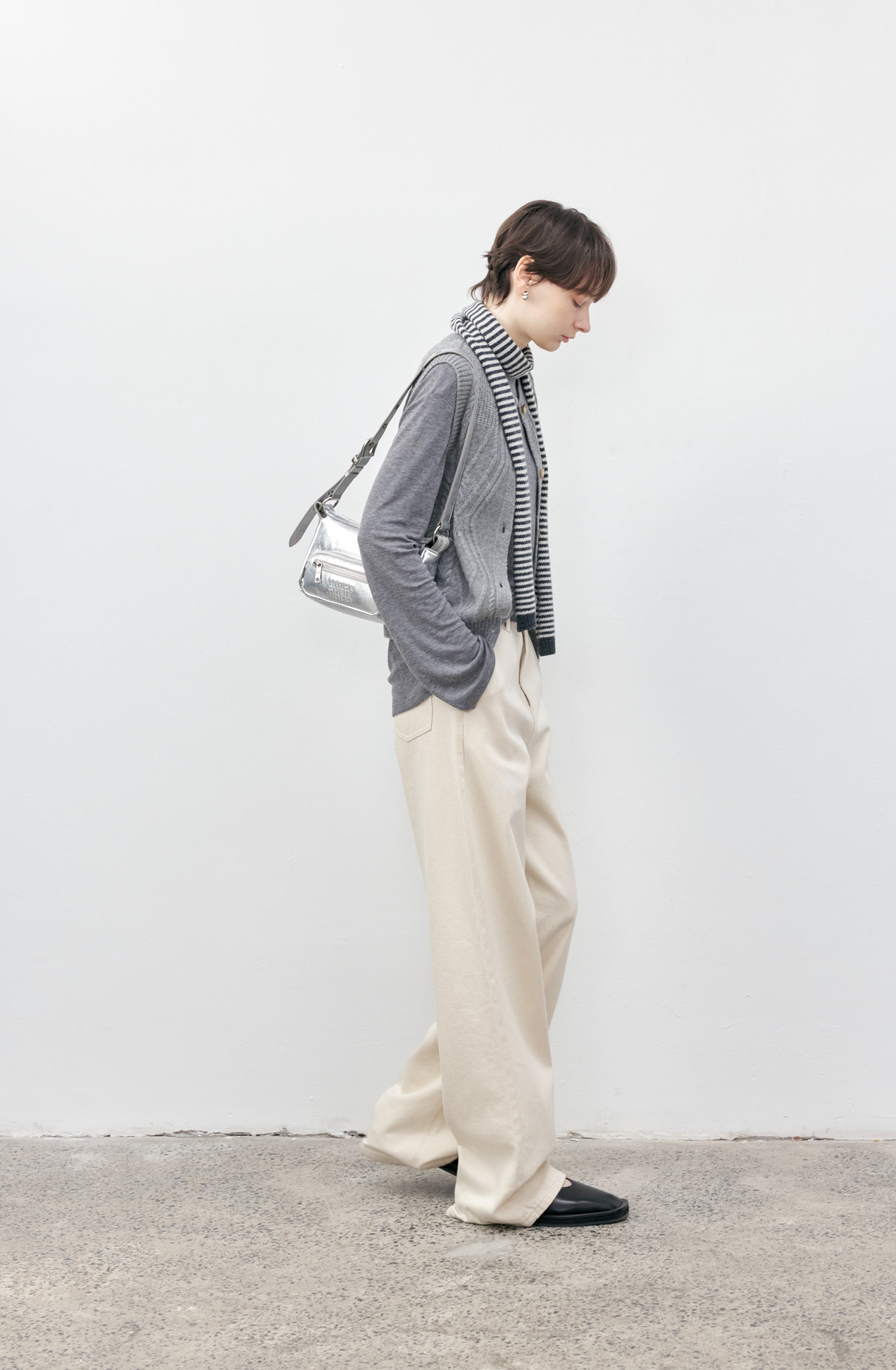 BASIC STRAIGHT WHITE JEANS