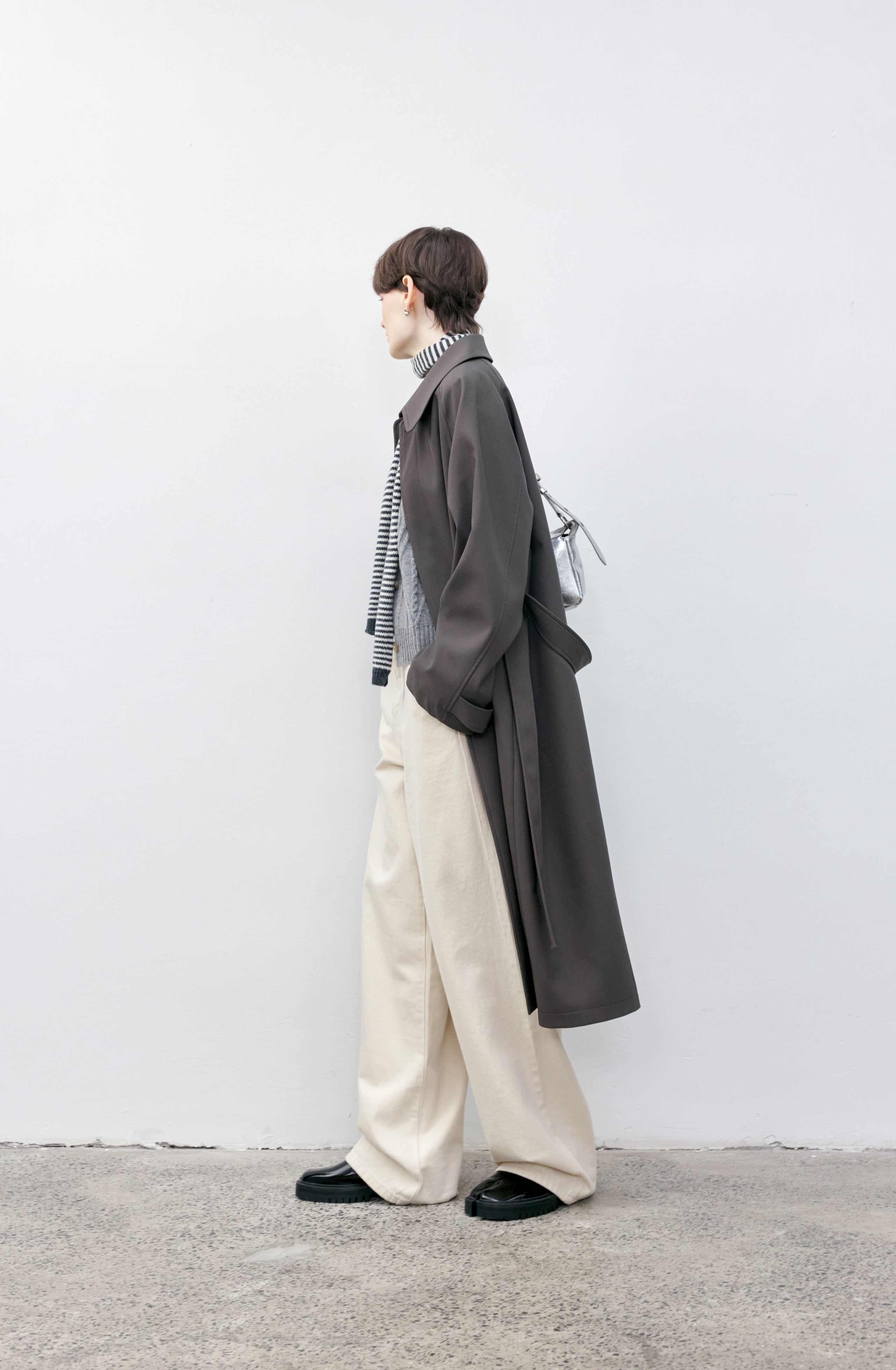 BASIC STRAIGHT WHITE JEANS