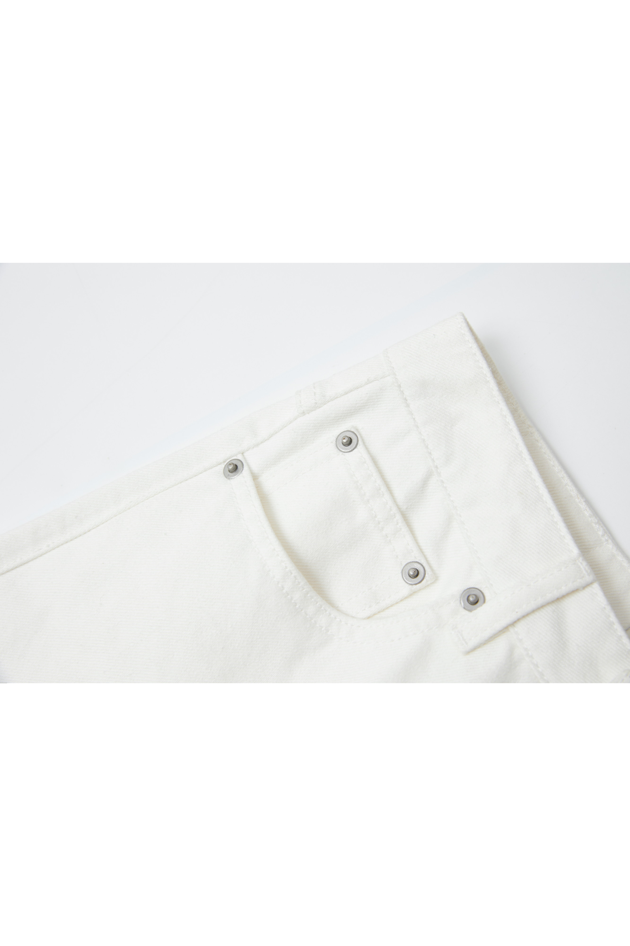 PATCH ACCENT WHITE JEANS / パッチアクセントホワイトジーンズ