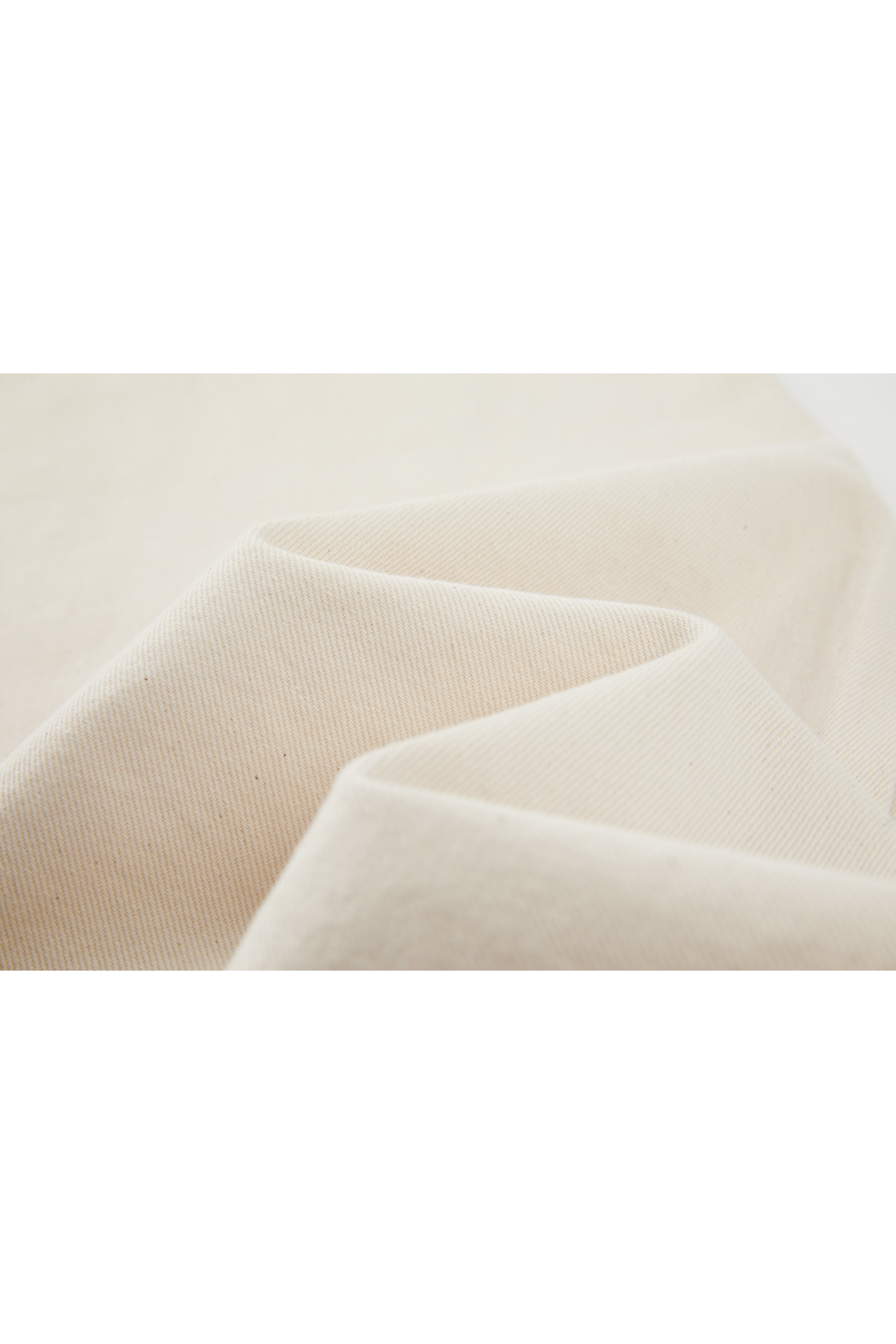 BASIC STRAIGHT WHITE JEANS