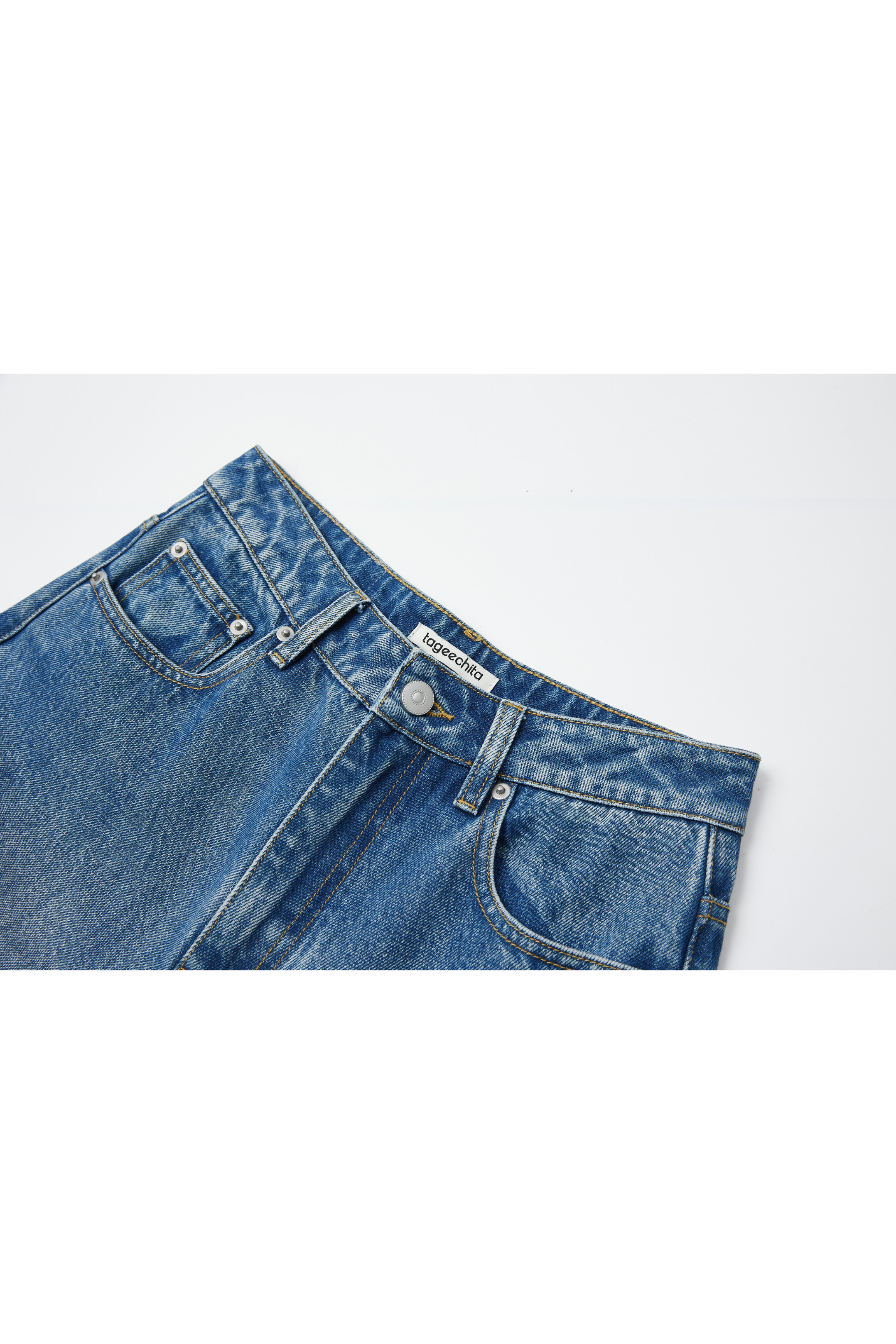 BASIC STRAIGHT JEANS