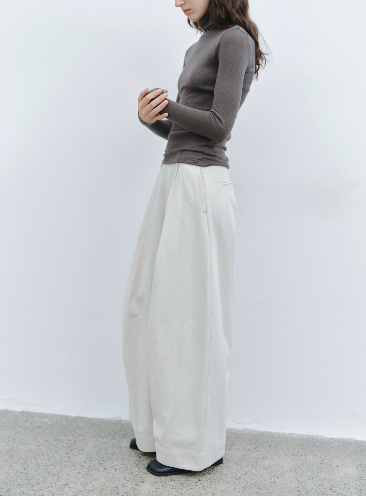 DEEP TUCK WIDE PANTS