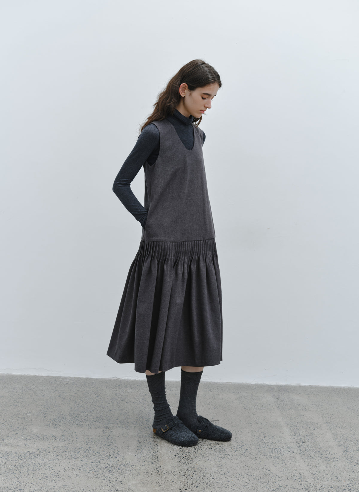 PLEATS LINE KNIT DRESS