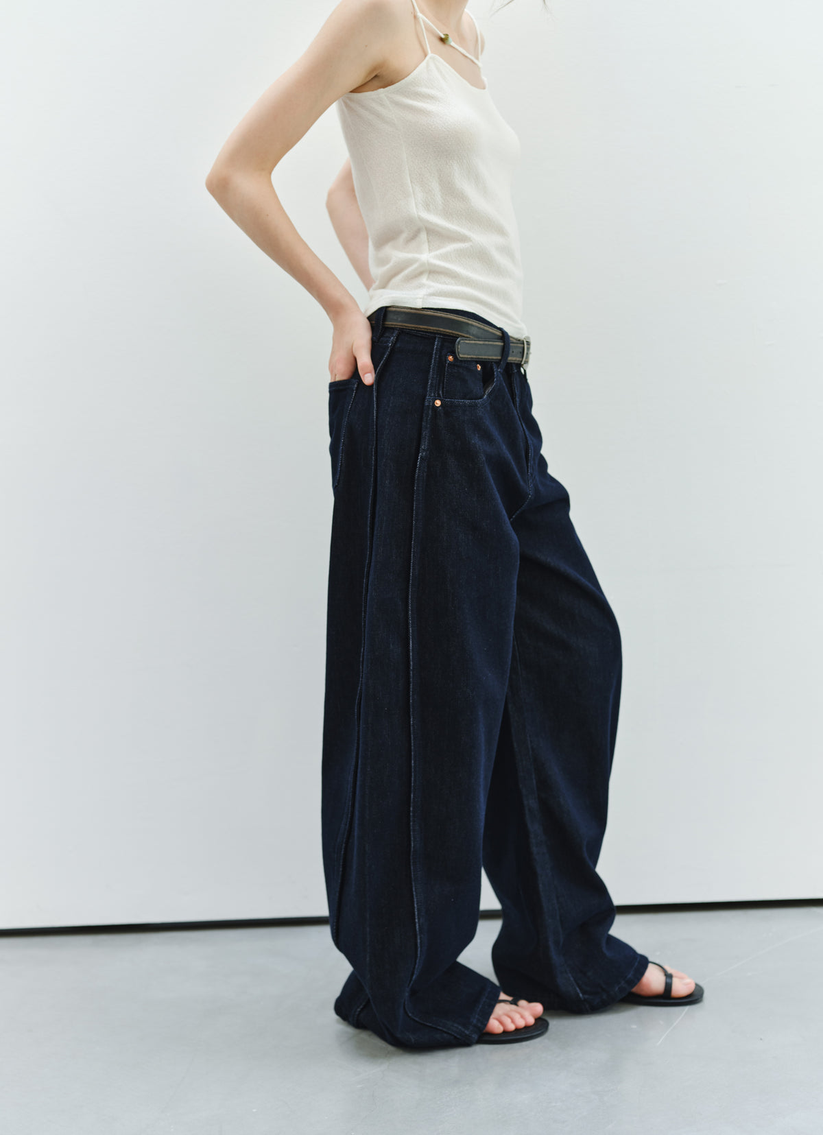 SIDE EDGE DEEP JEANS
