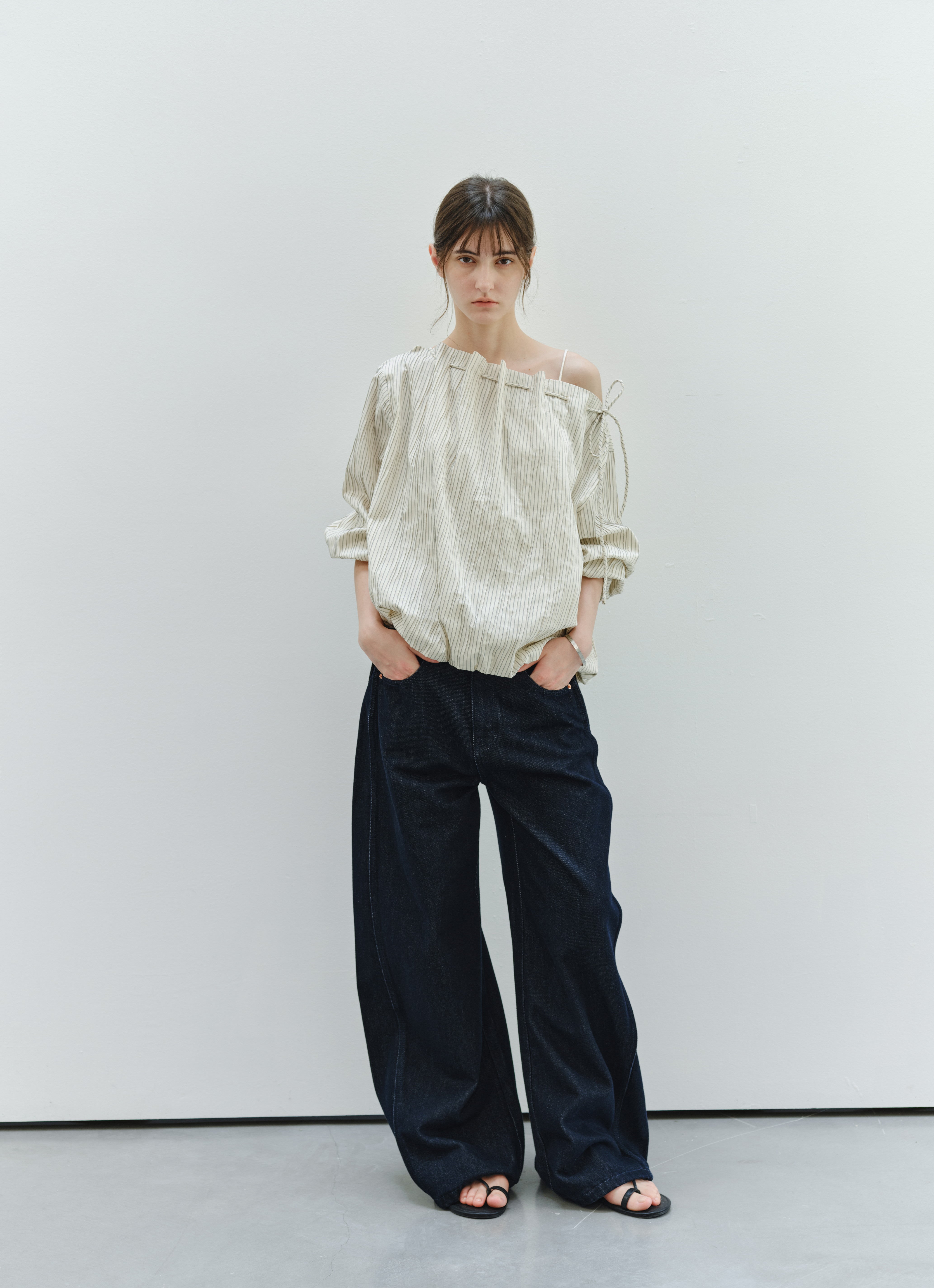 STRING POUCH PINSTRIPE SHIRT