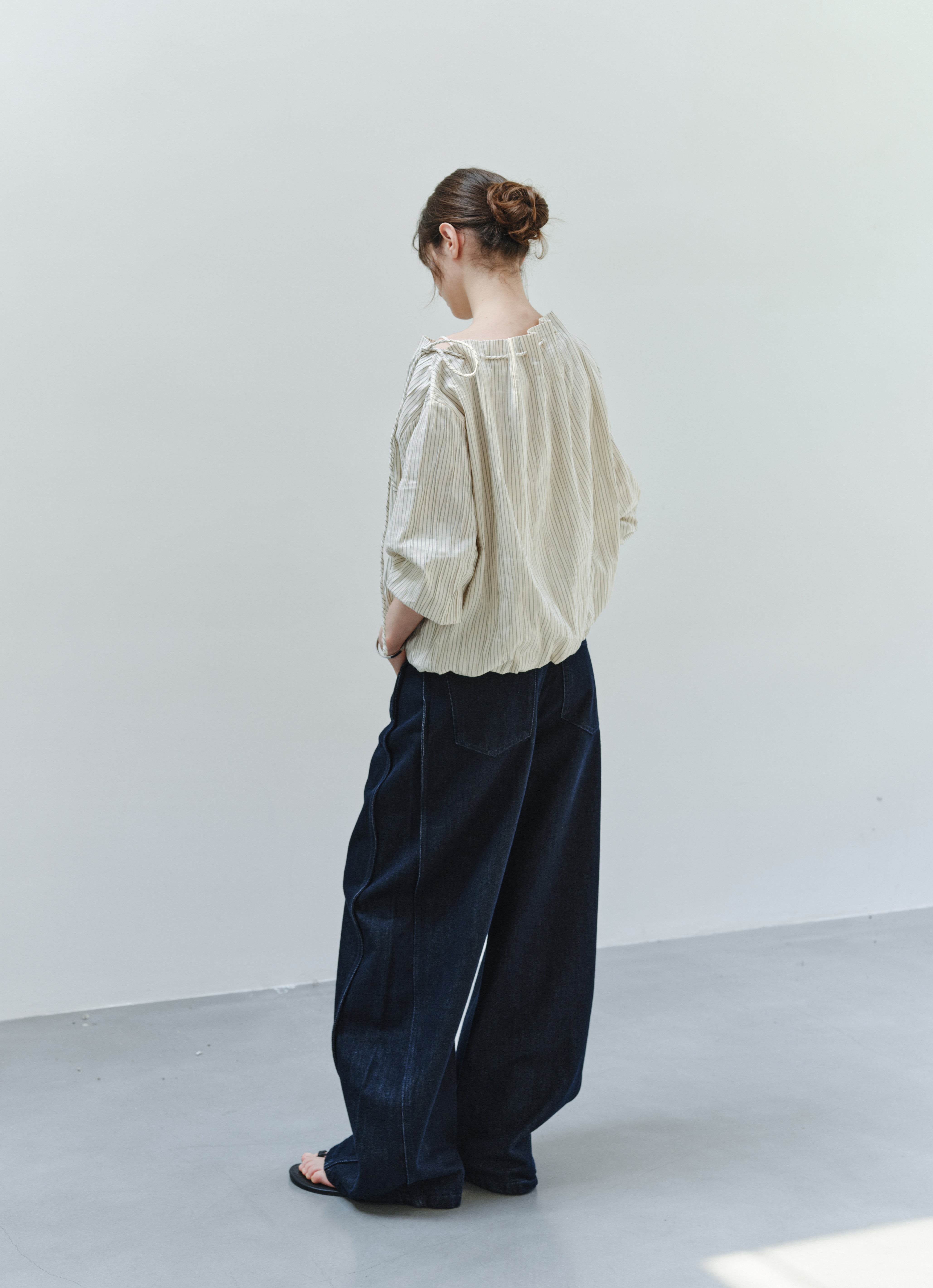 STRING POUCH PINSTRIPE SHIRT