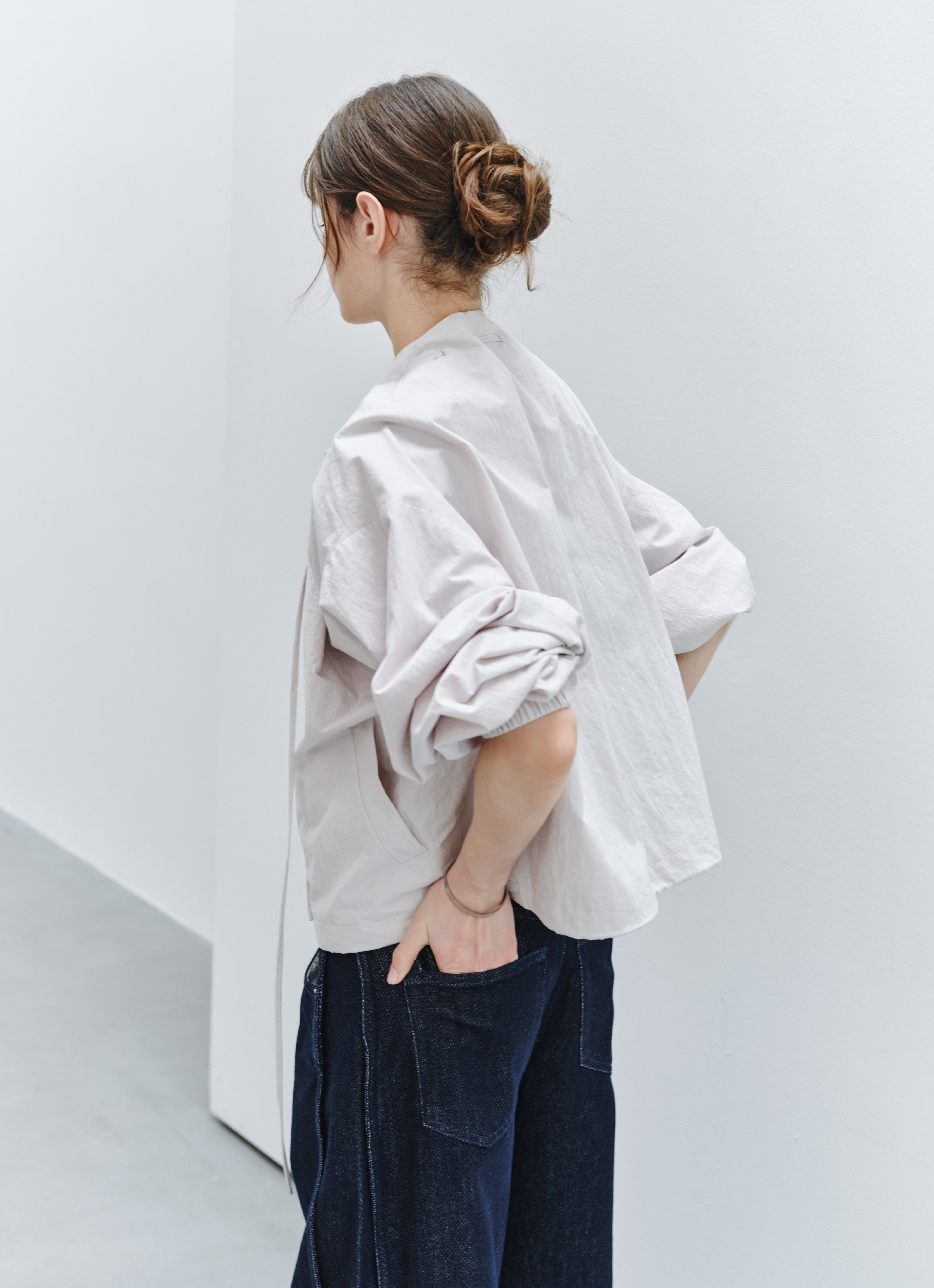 GATHER NECK SHORT BLOUSON