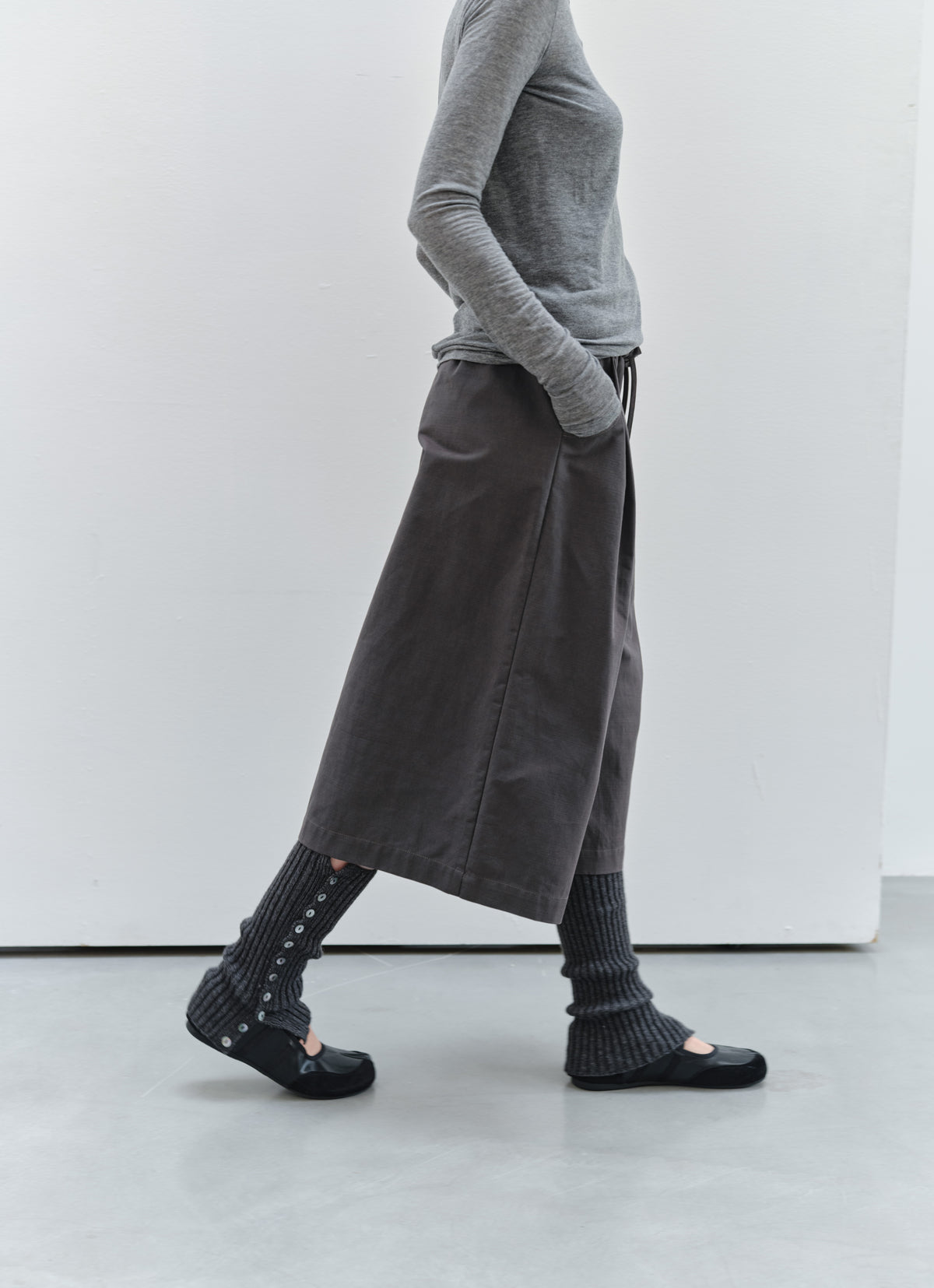 WIDE TACK HALF PANTS