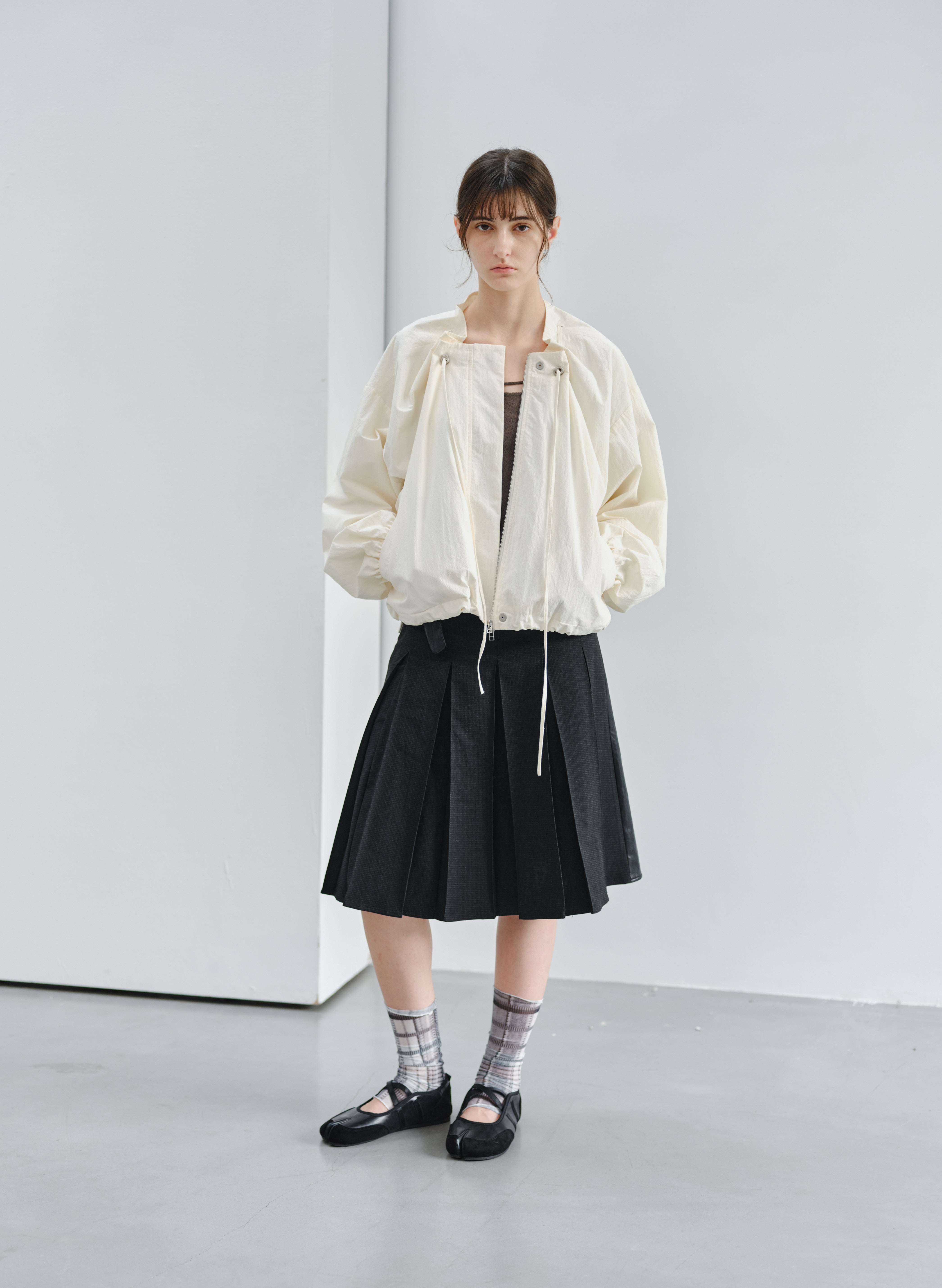 GATHER NECK SHORT BLOUSON