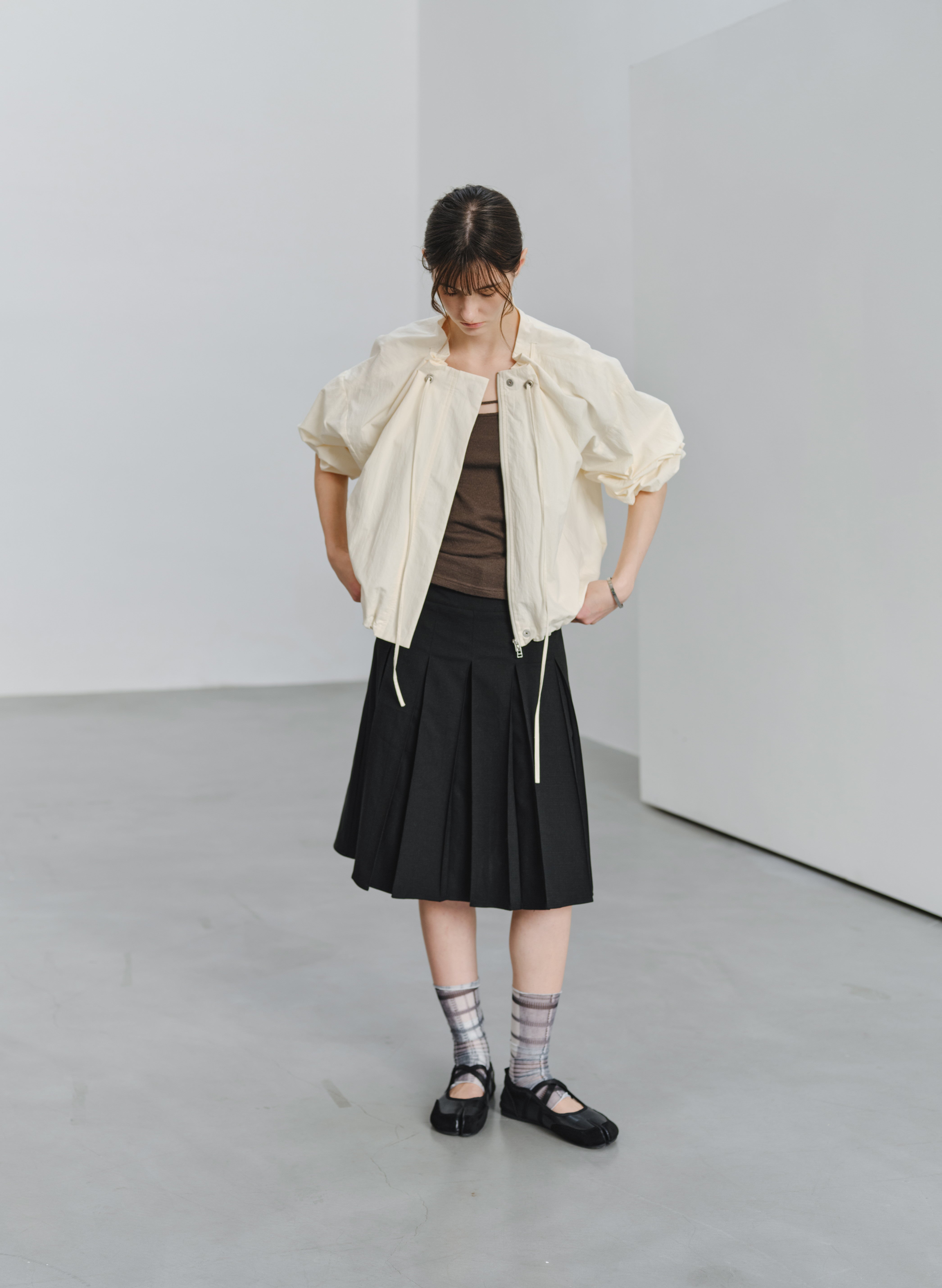GATHER NECK SHORT BLOUSON