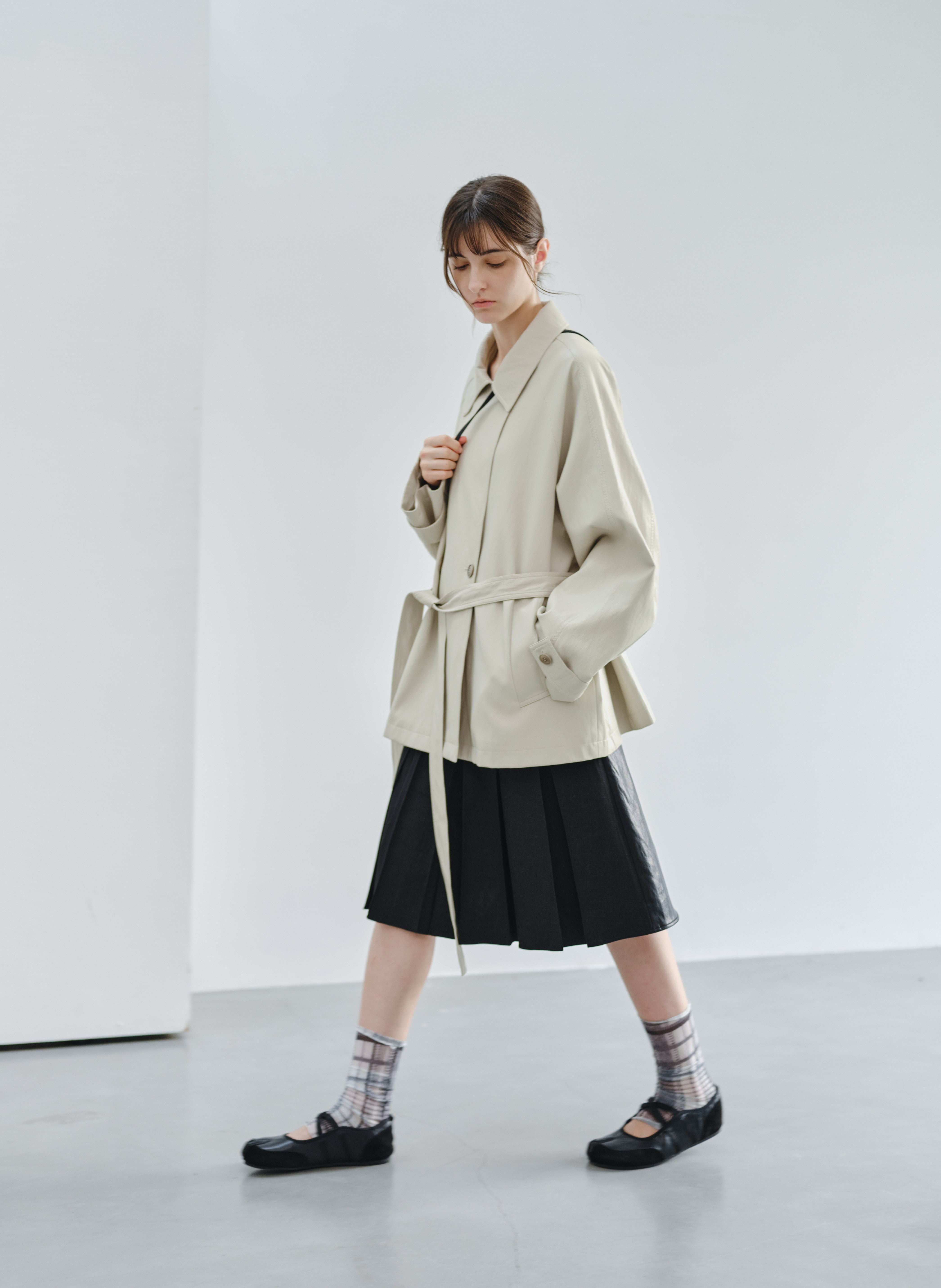 BACK LEATHER PLEATED SKIRT