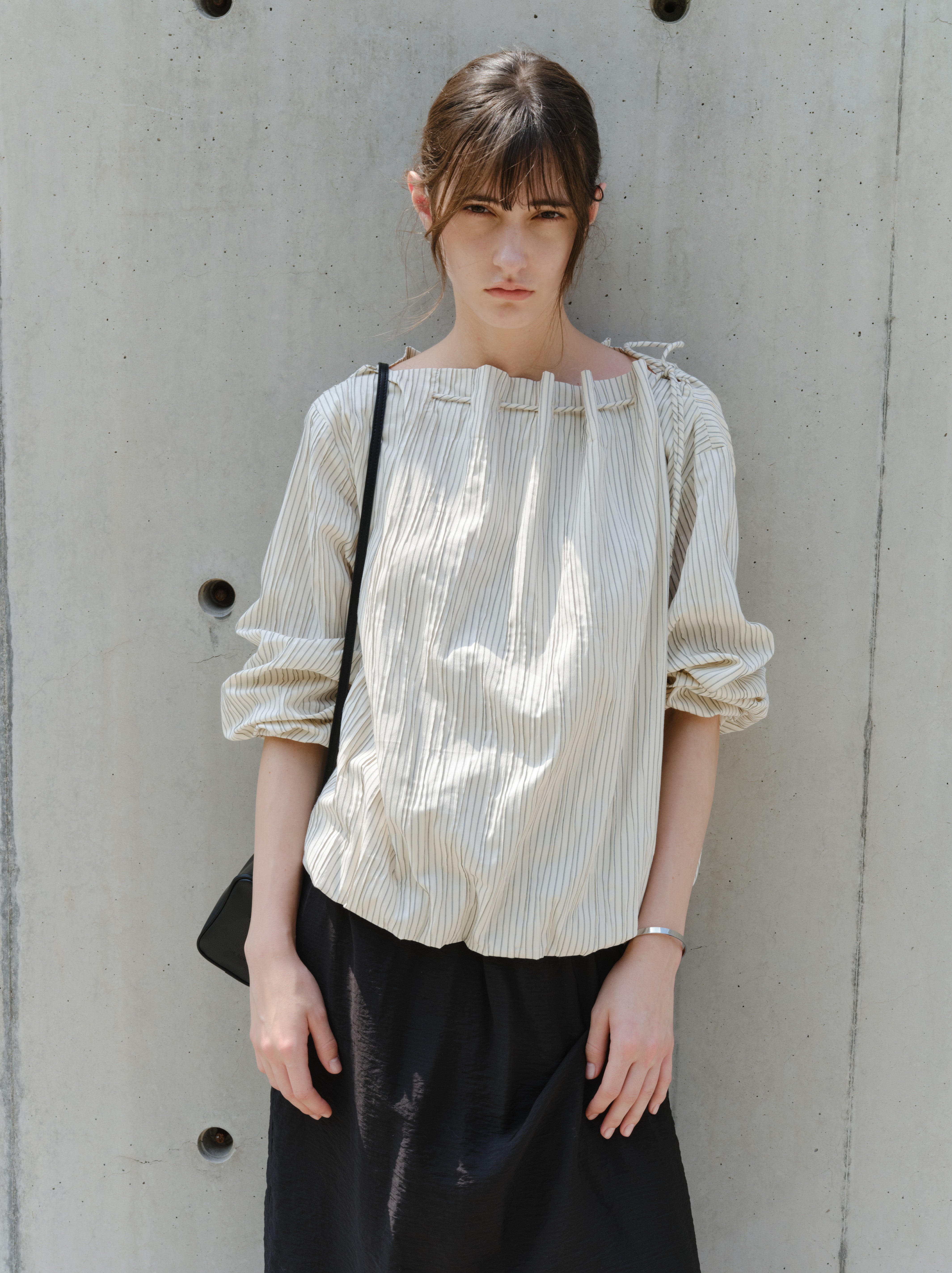 STRING POUCH PINSTRIPE SHIRT