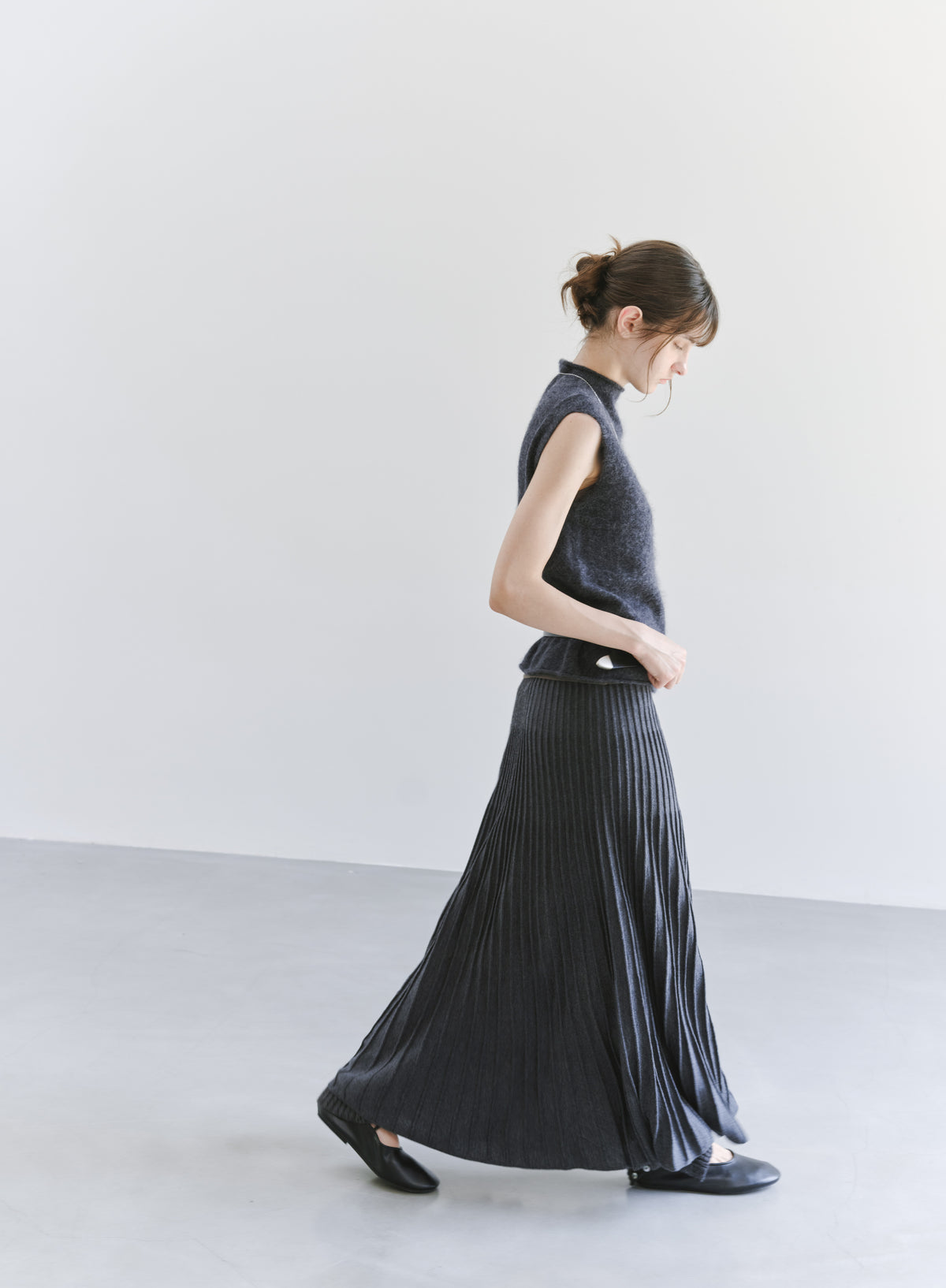 DRAPE PLEATED KNIT SKIRT