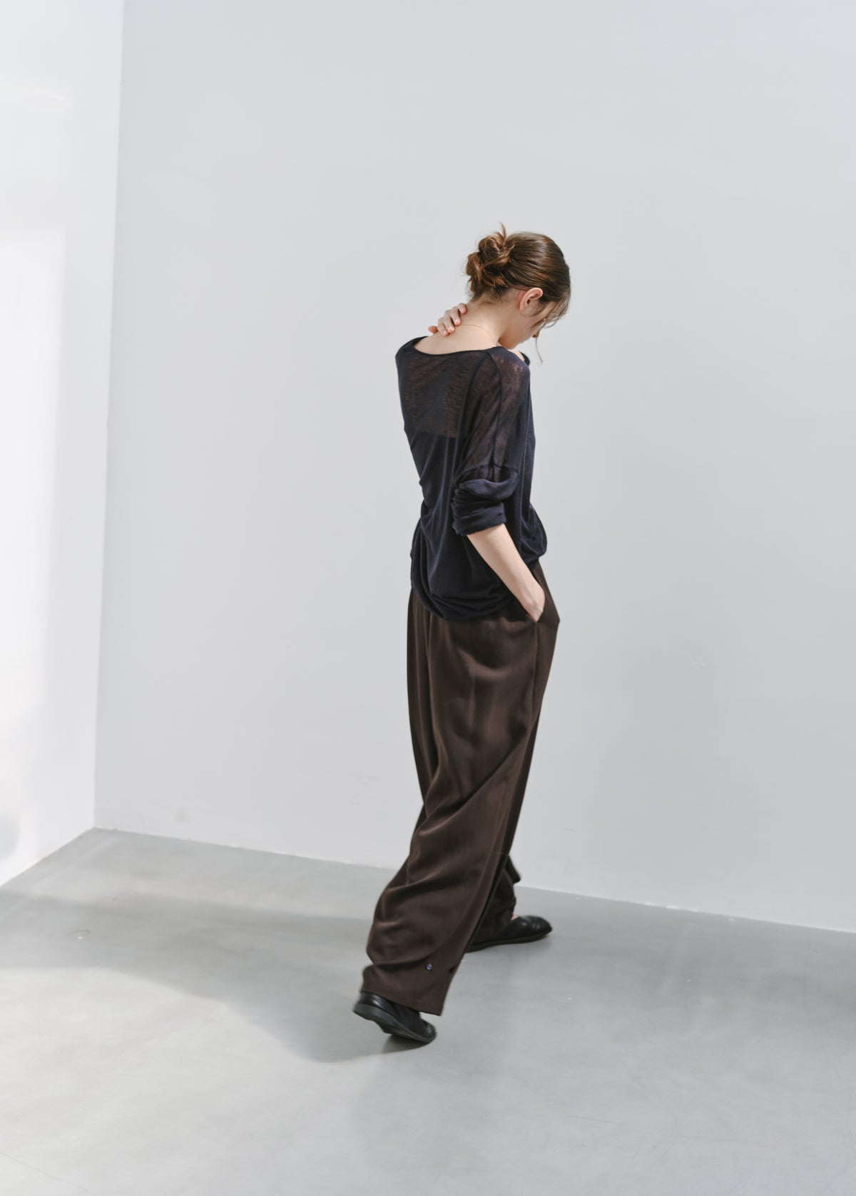 TUCK HEM DRAPE SLACKS