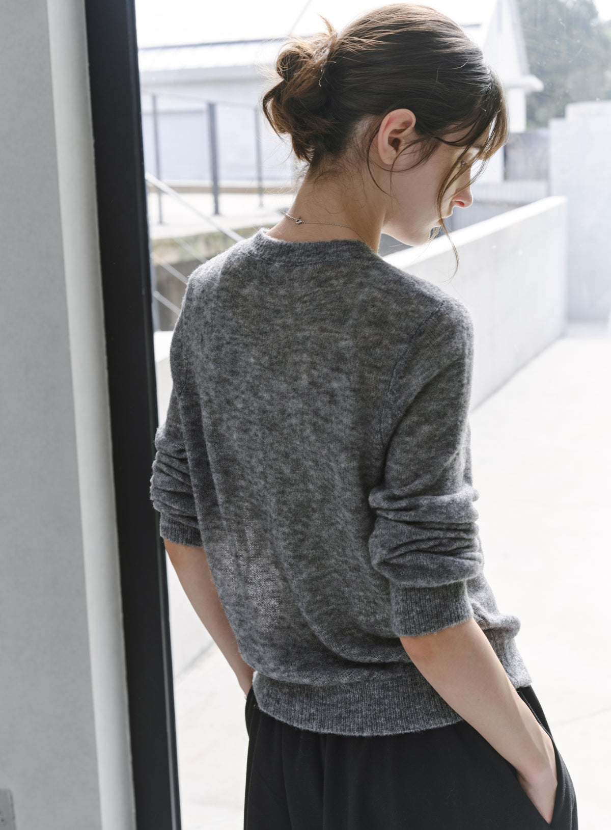 MULTI BUTTON COLOR SWEATER