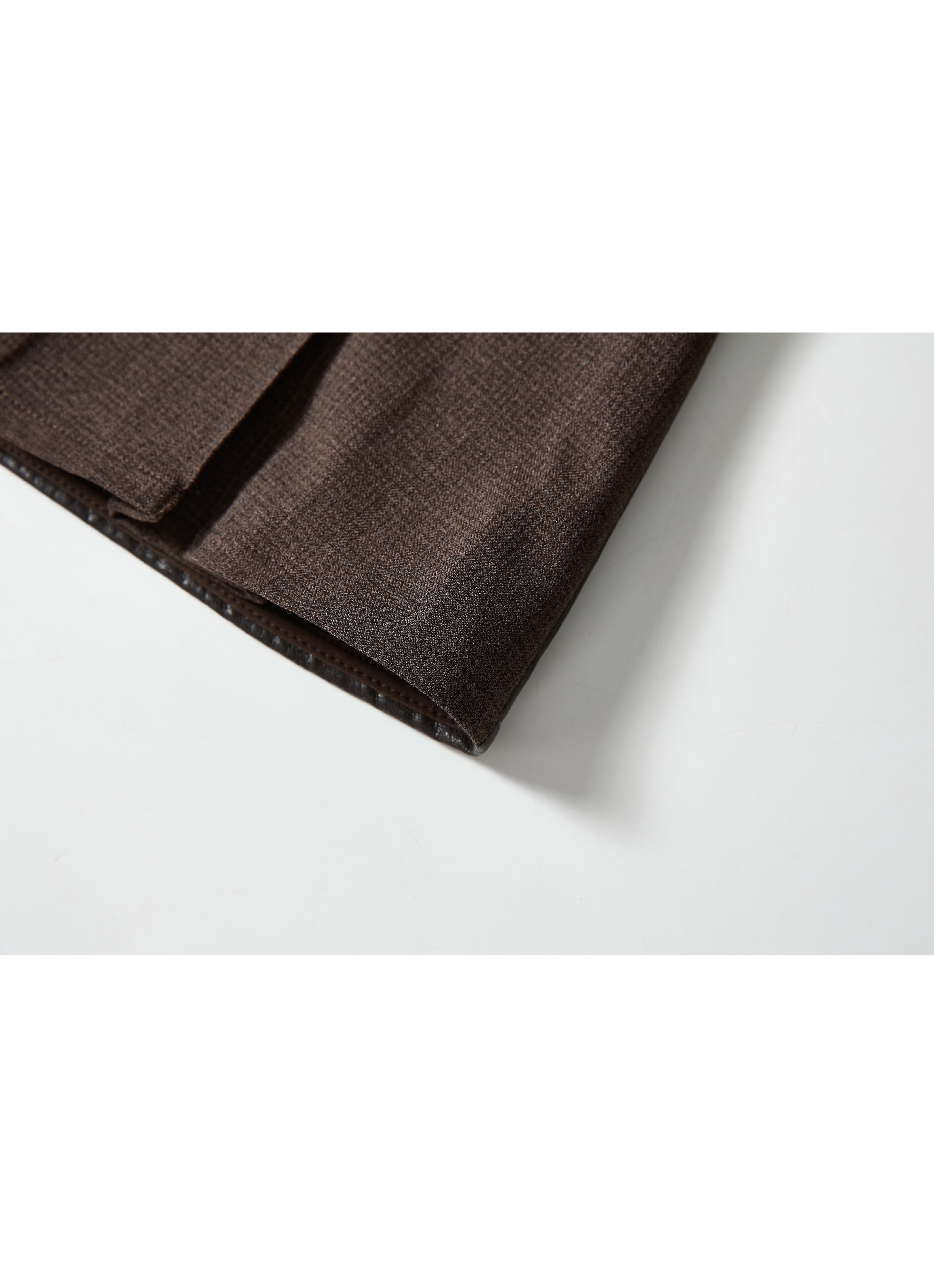 BACK LEATHER PLEATED SKIRT
