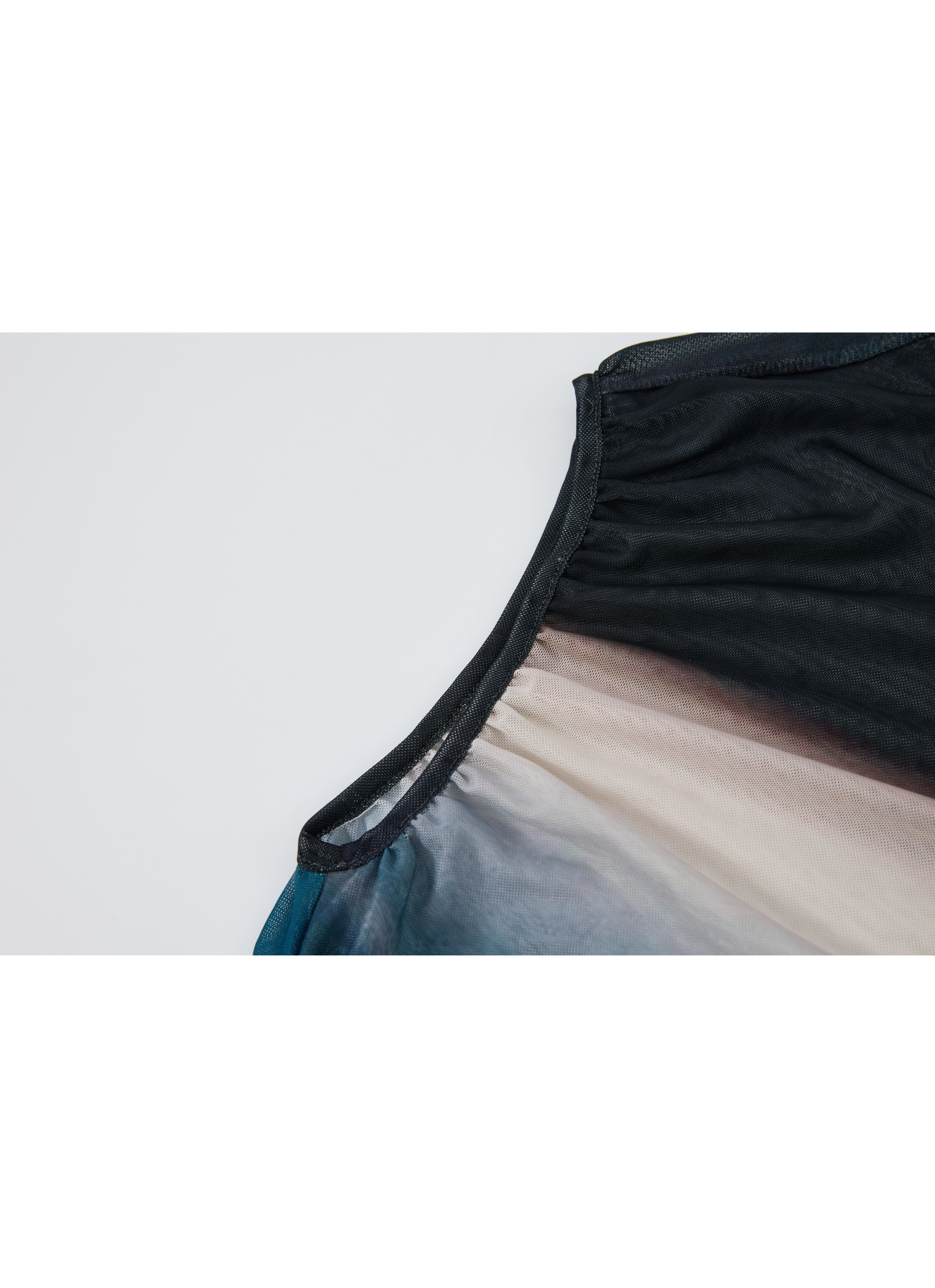 LIGHT SHADOW MESH TOP