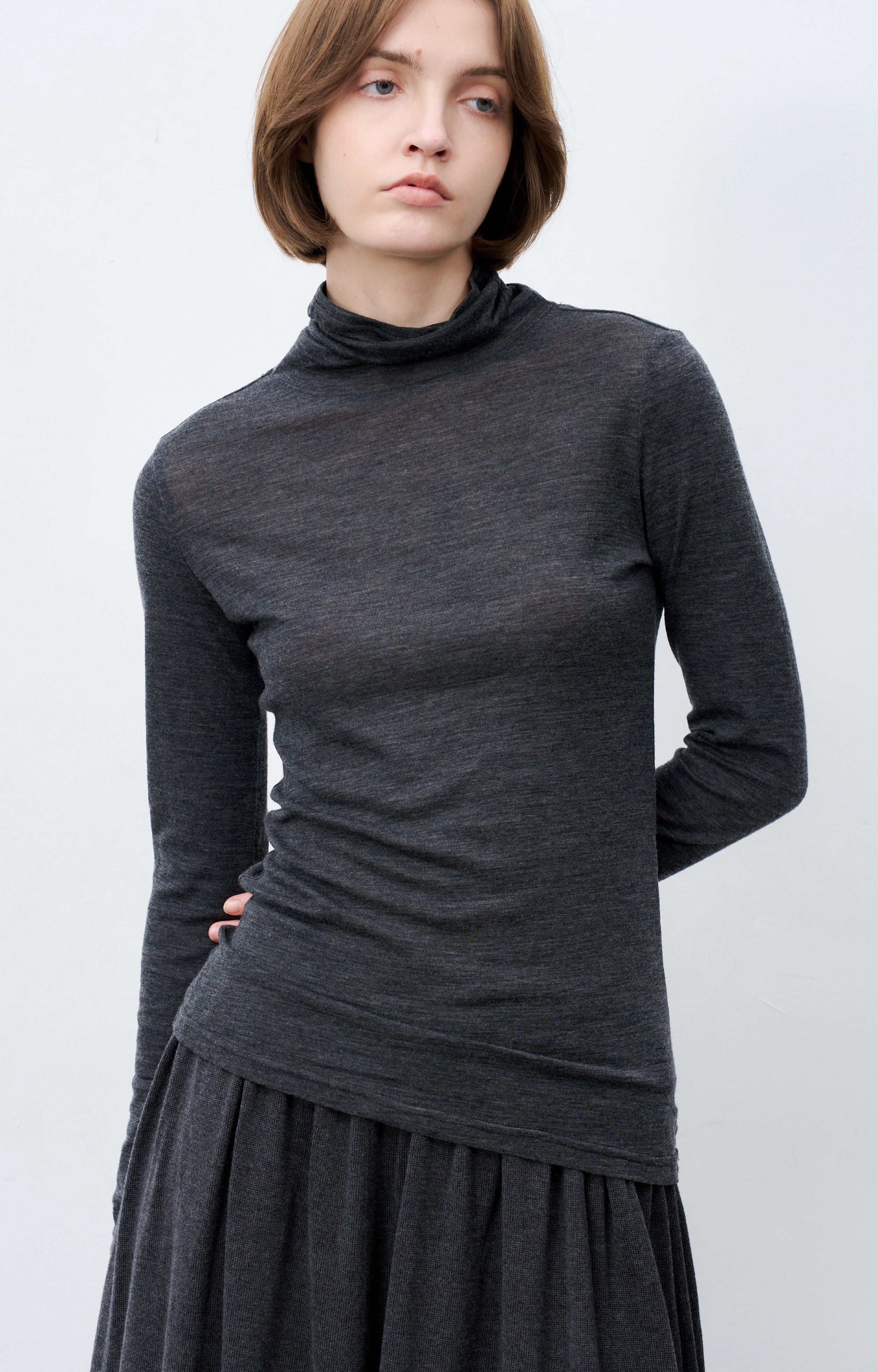 SLIM FIT TURTLE SWEATER / 슬림 피트 터틀 스웨터