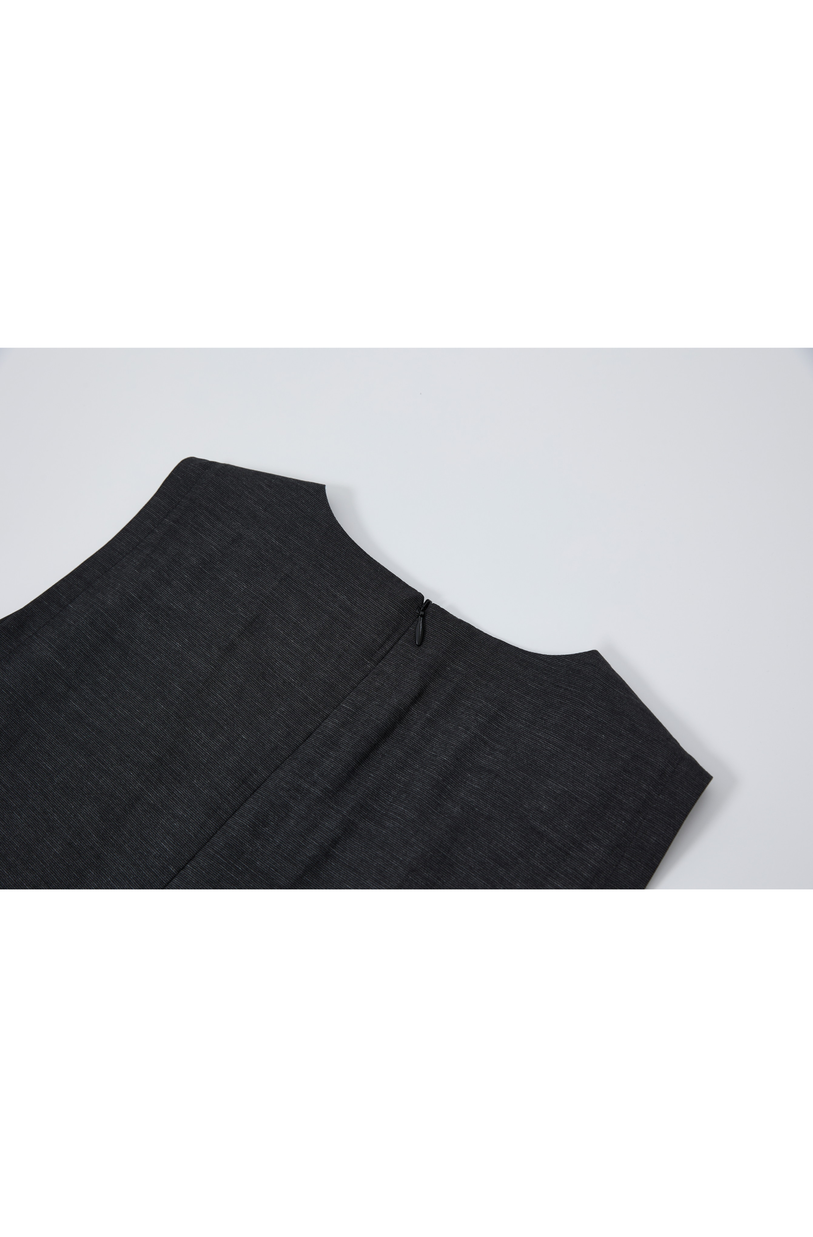 LIGHT TUCK MAXI DRESS / 라이트 터크 맥시 원피스