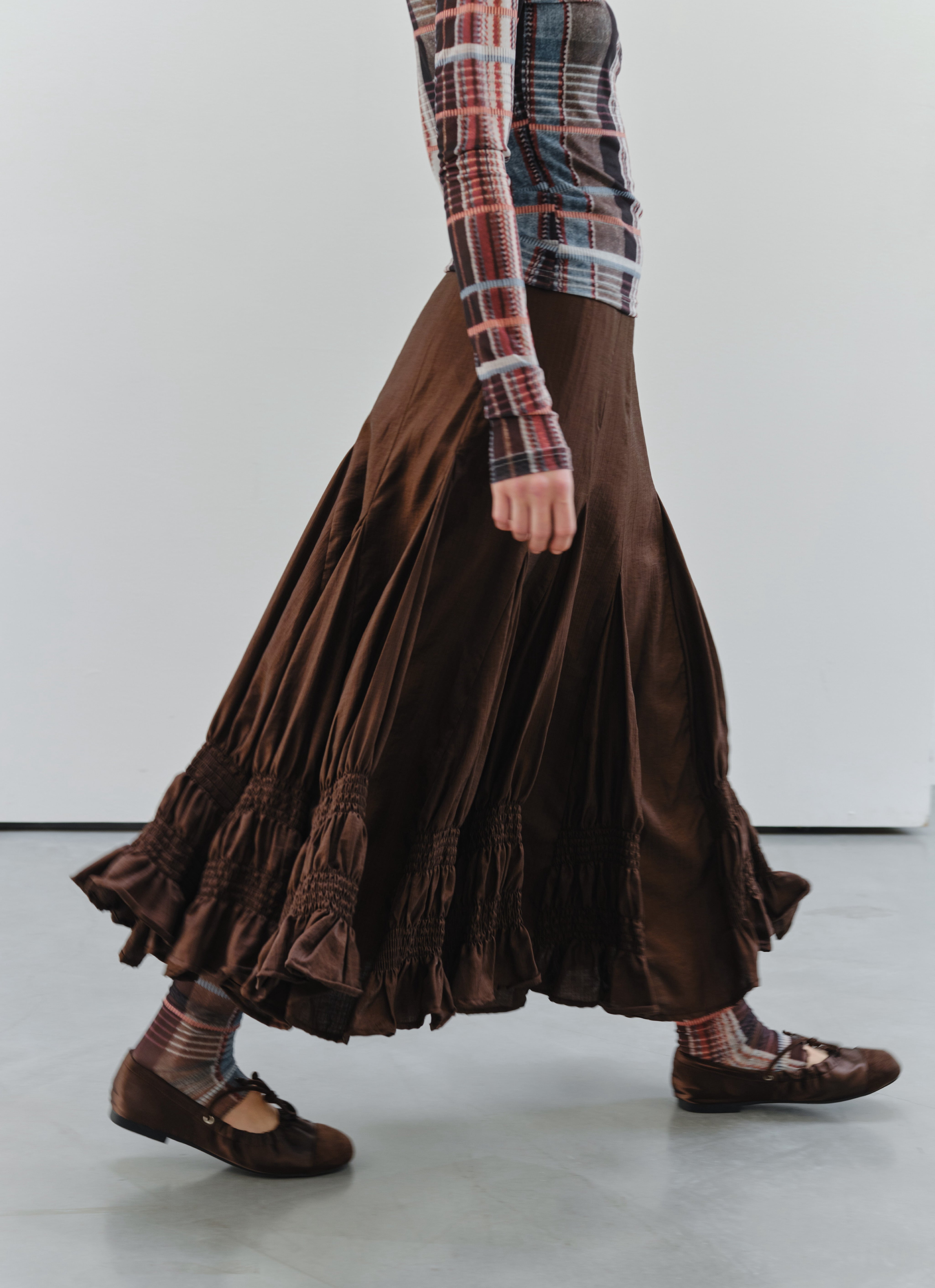 GATHER RUFFLE DESIGN SKIRT
